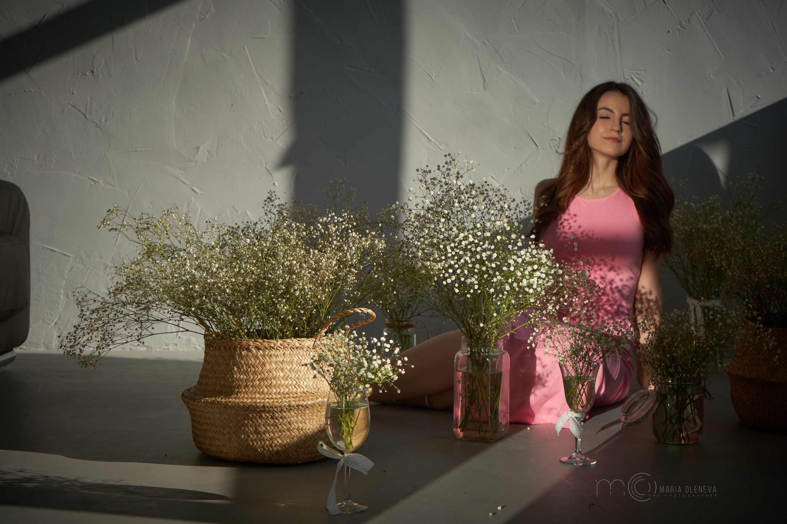 Настя в цветах. Фотограф Мария Оленева