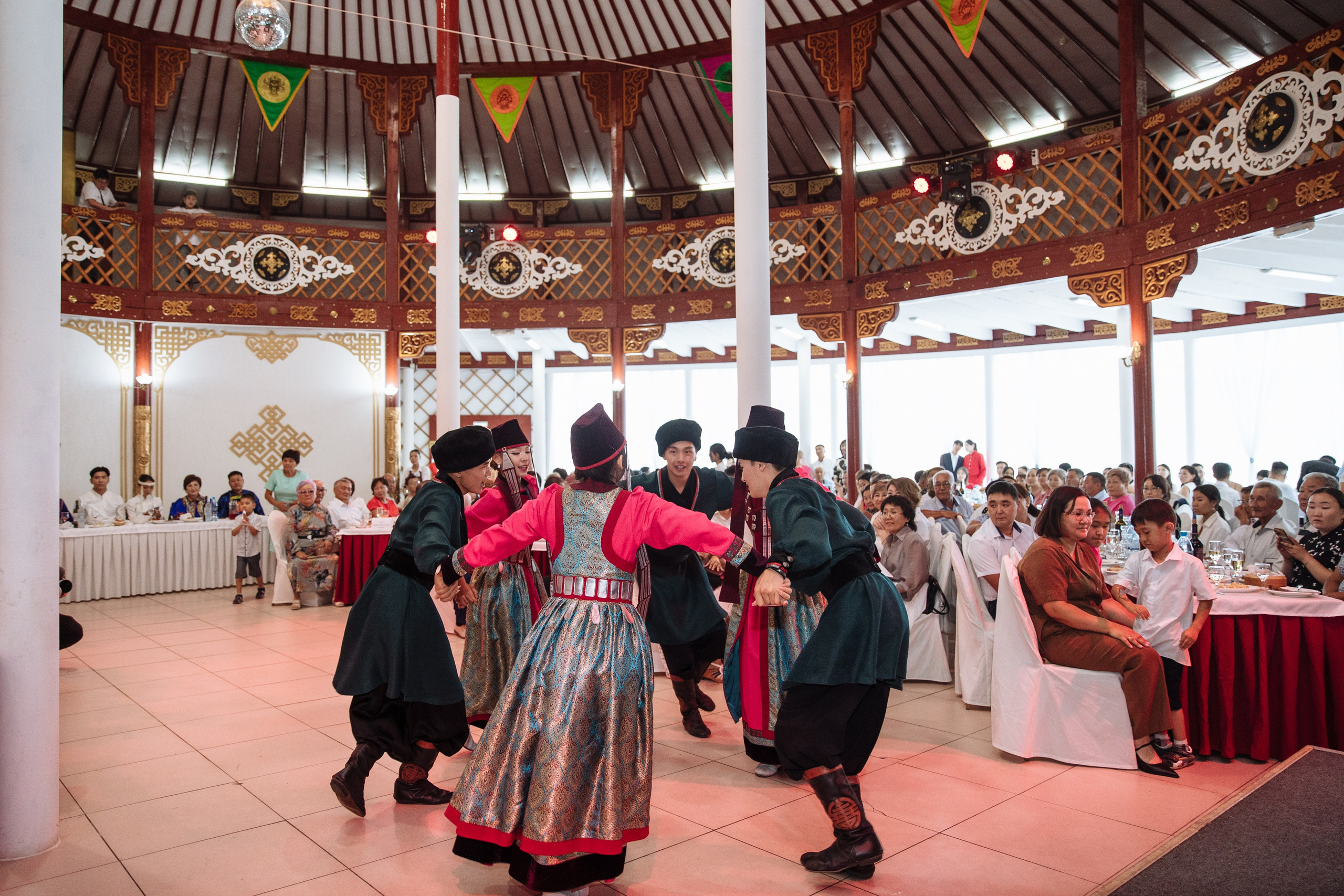 Александр и Сарана. Свадебный и семейный фотограф в Улан-Удэ