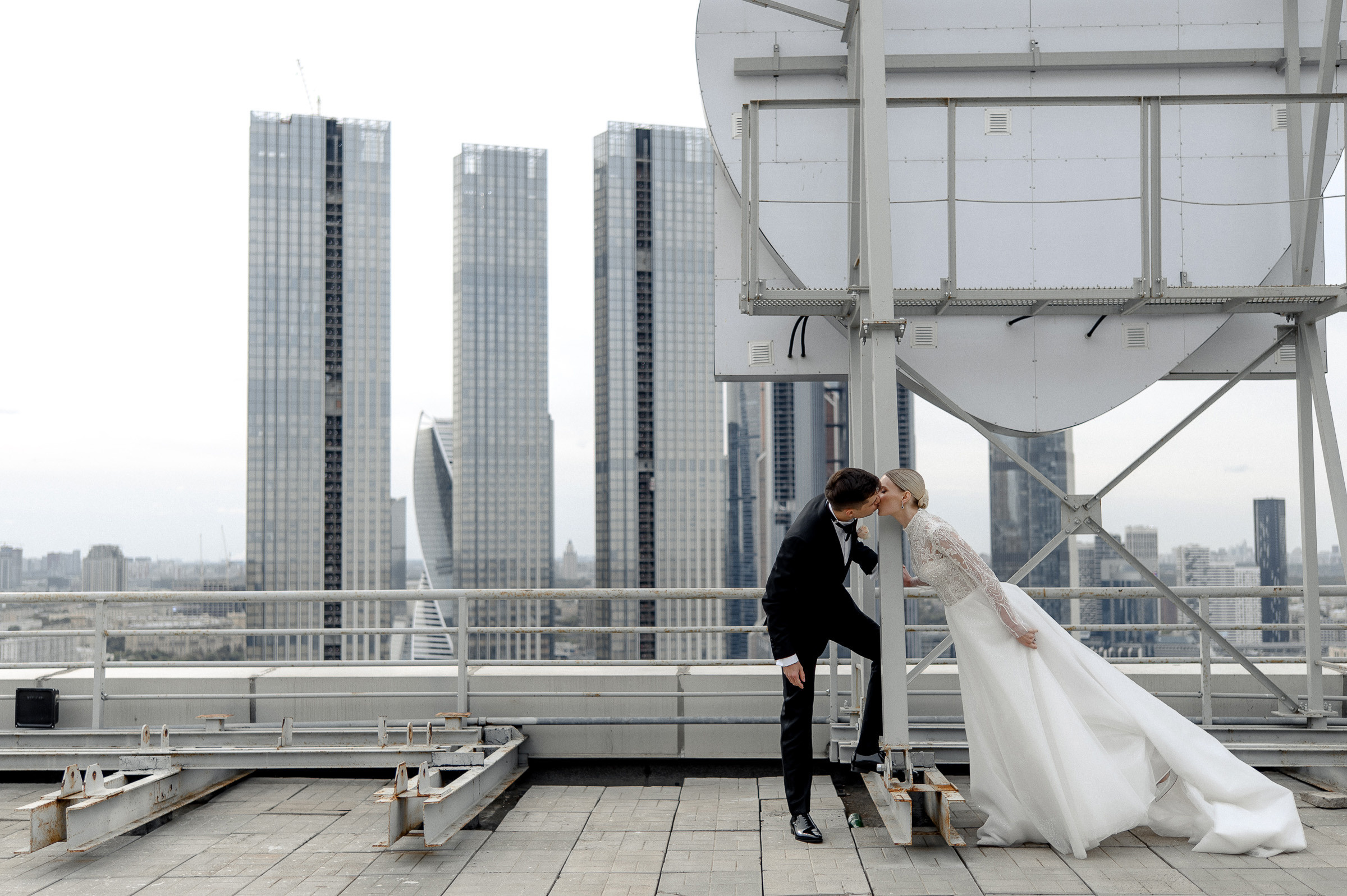 Classic wedding story in Moscow. Wedding photographer