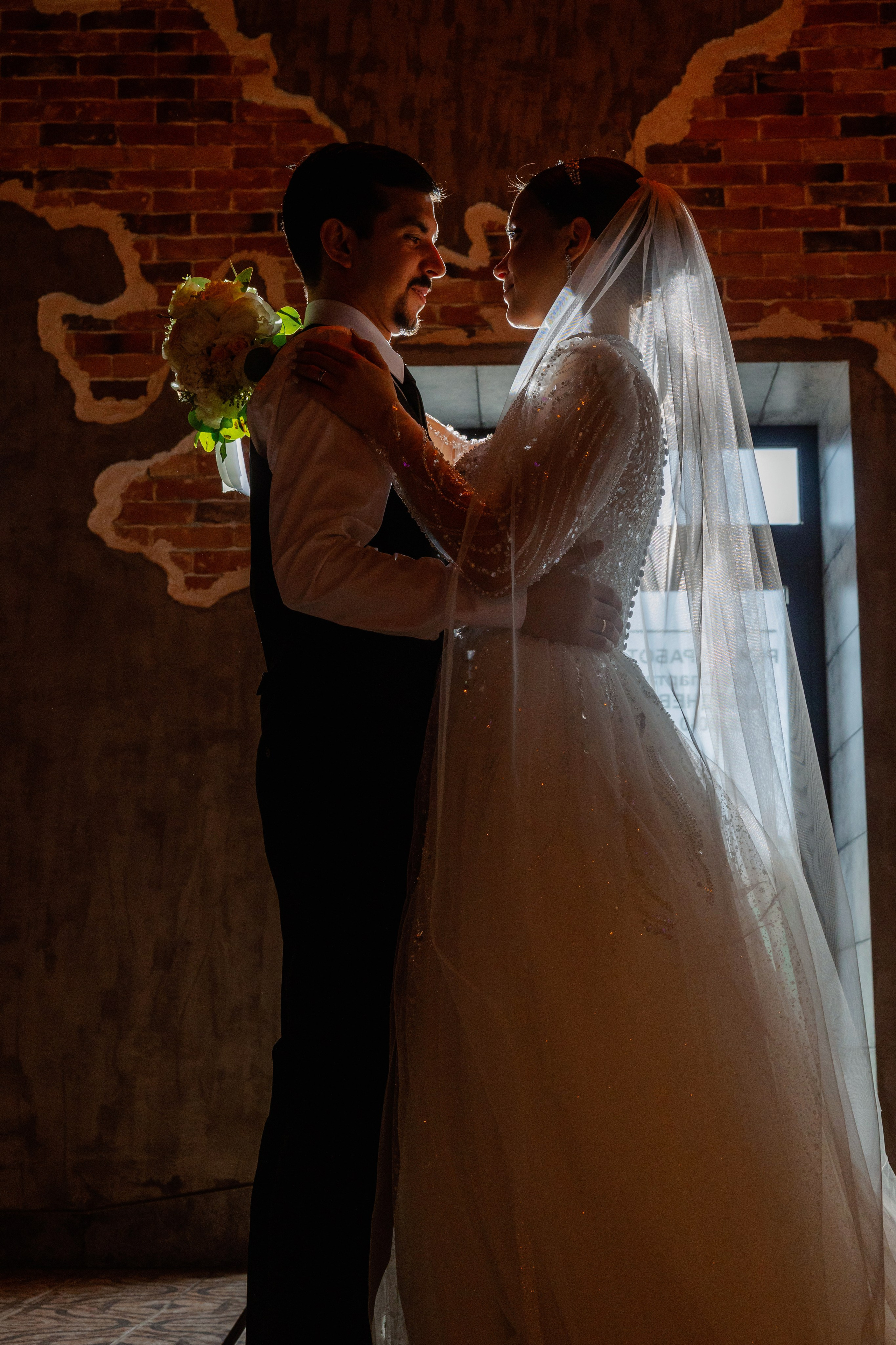 Заур и Валерия. Фотограф Петров Александр Свадьбы, Съемка в студии, Выпускные альбомы г. Балашов