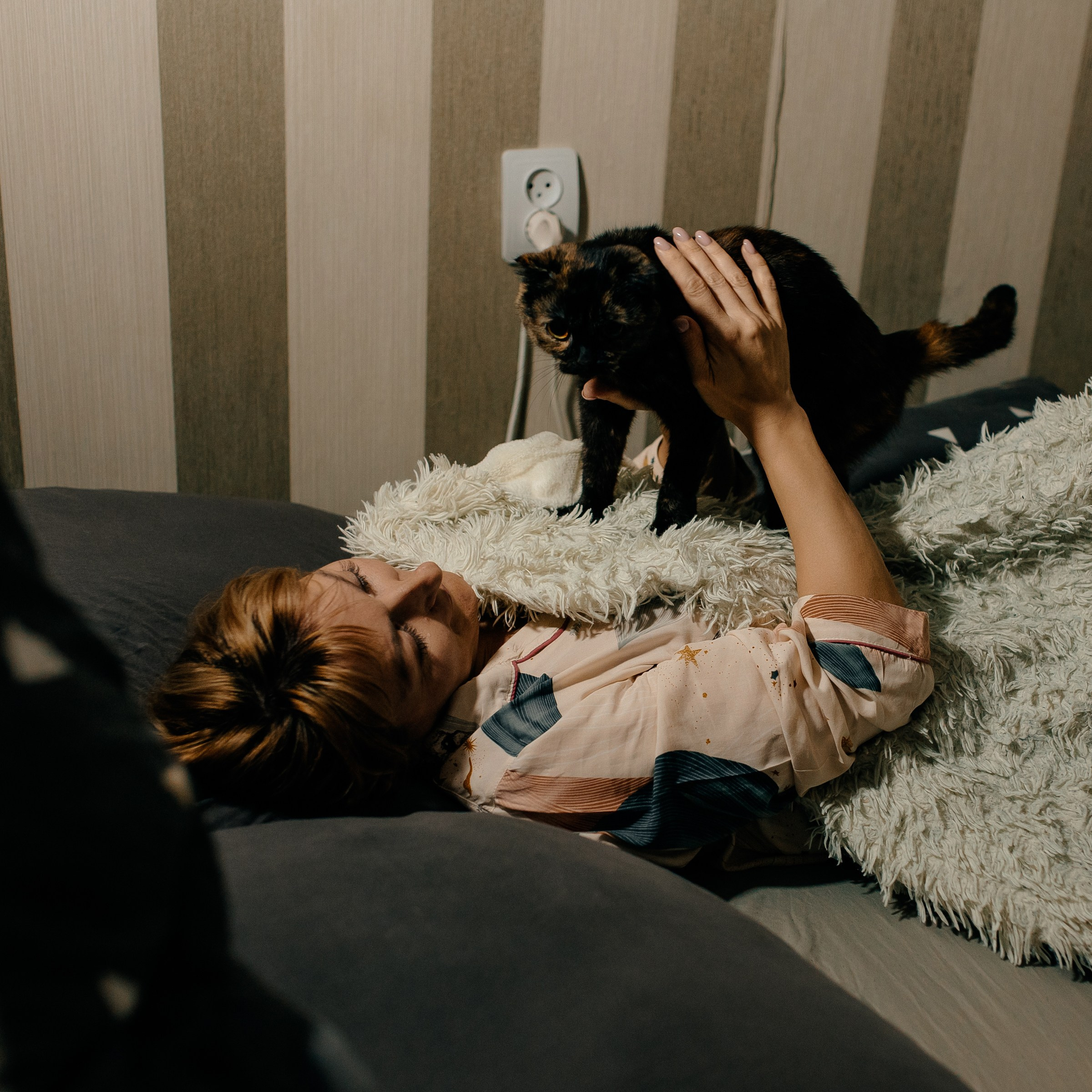 Домашний лайфстайл (утро). Ирина. Июнь 2025. Фотограф Пермь. Свадьбы. Семья и дети, школа, д. сад. Фотокниги