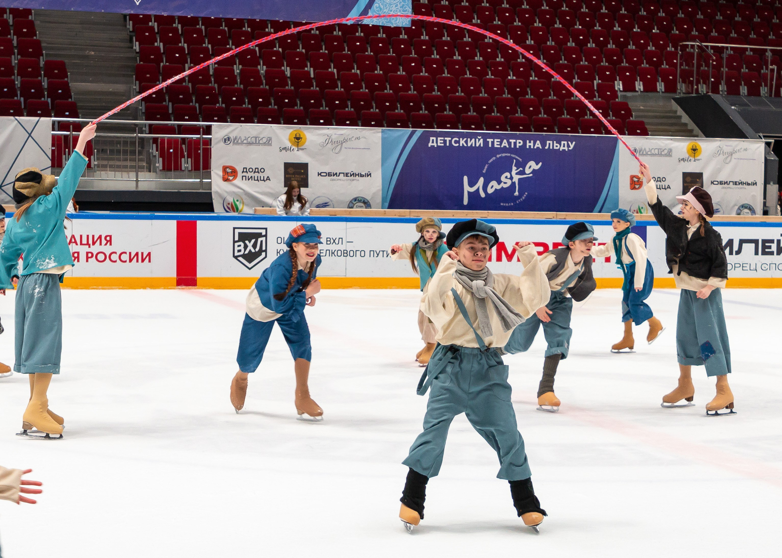 VII Ежегодный фестиваль массовых танцев на льду и фигурного катания «Петровский лёд» Санкт-Петербург 2024. Репортажный фотограф в Москве