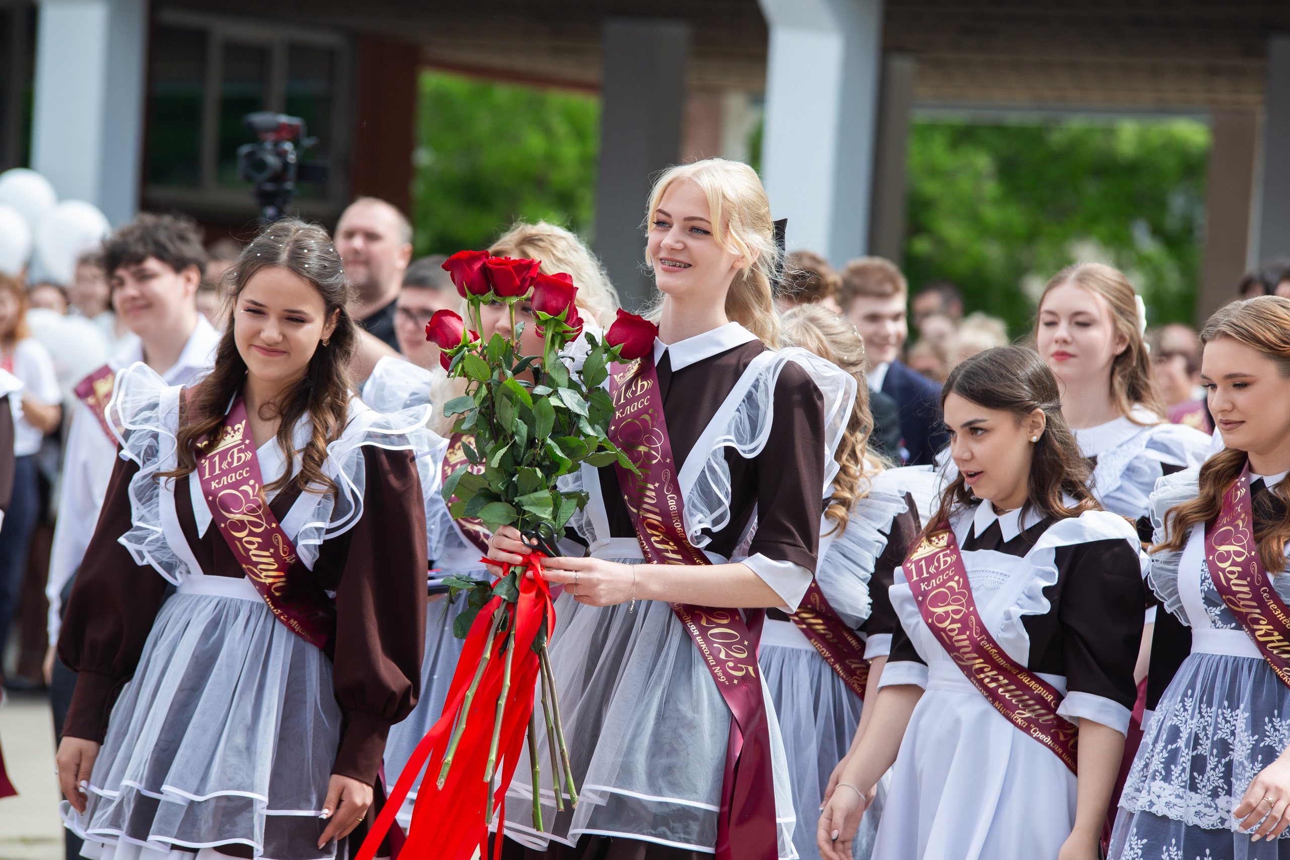 ПОСЛЕДНИЙ ЗВОНОК 2025 9 ШКОЛА. ТВОЙ АЛЬБОМ / ТВОИ ПРАВИЛА