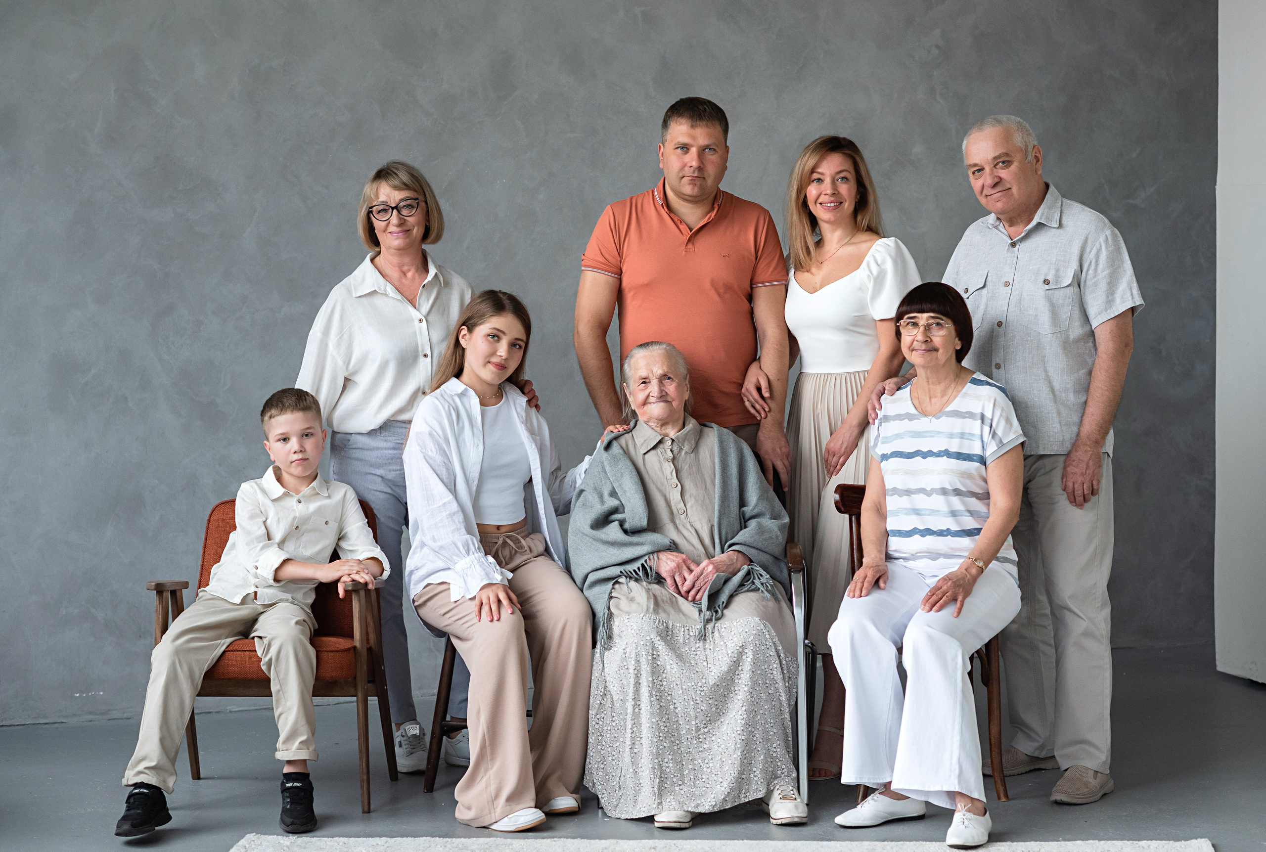 Съёмка большой семьи — 4 поколения. Фотограф новорождённых детский фотограф Сыктывкар Наталья Линдт