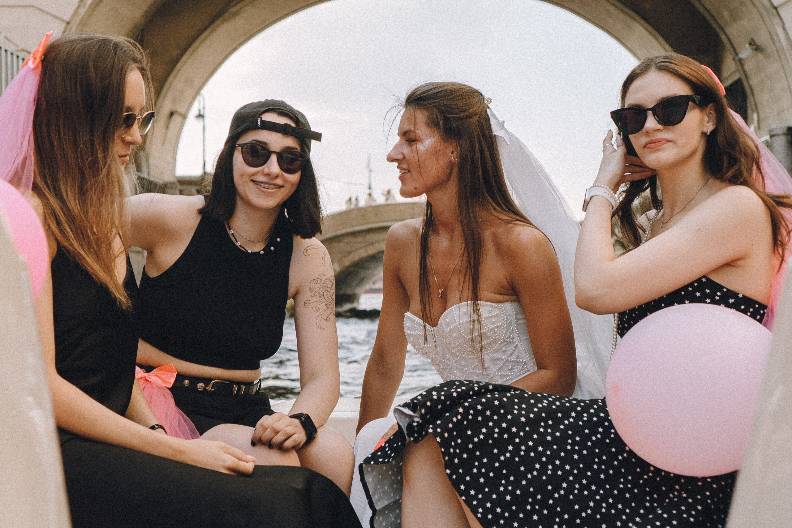 ДЕВИЧНИК НА КАТЕРЕ. Профессиональный фотограф, Санкт-Петербург — Виктория Богомолова