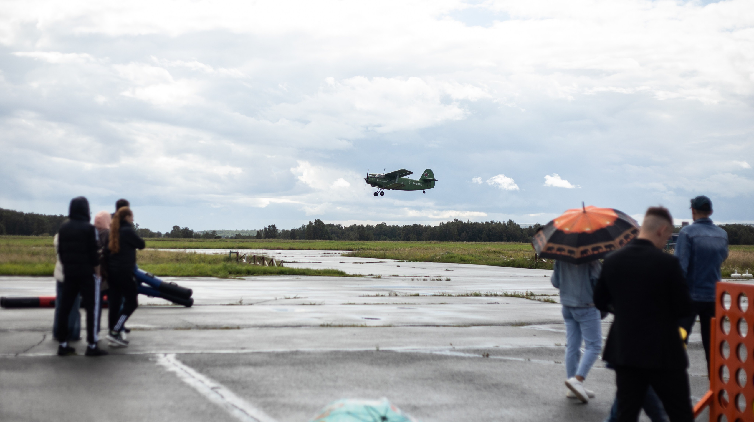 УЗСТ- Корпоративный тимбилдинг на аэродроме. Репортажный и свадебный фотограф в Челябинске Елисеев Павел