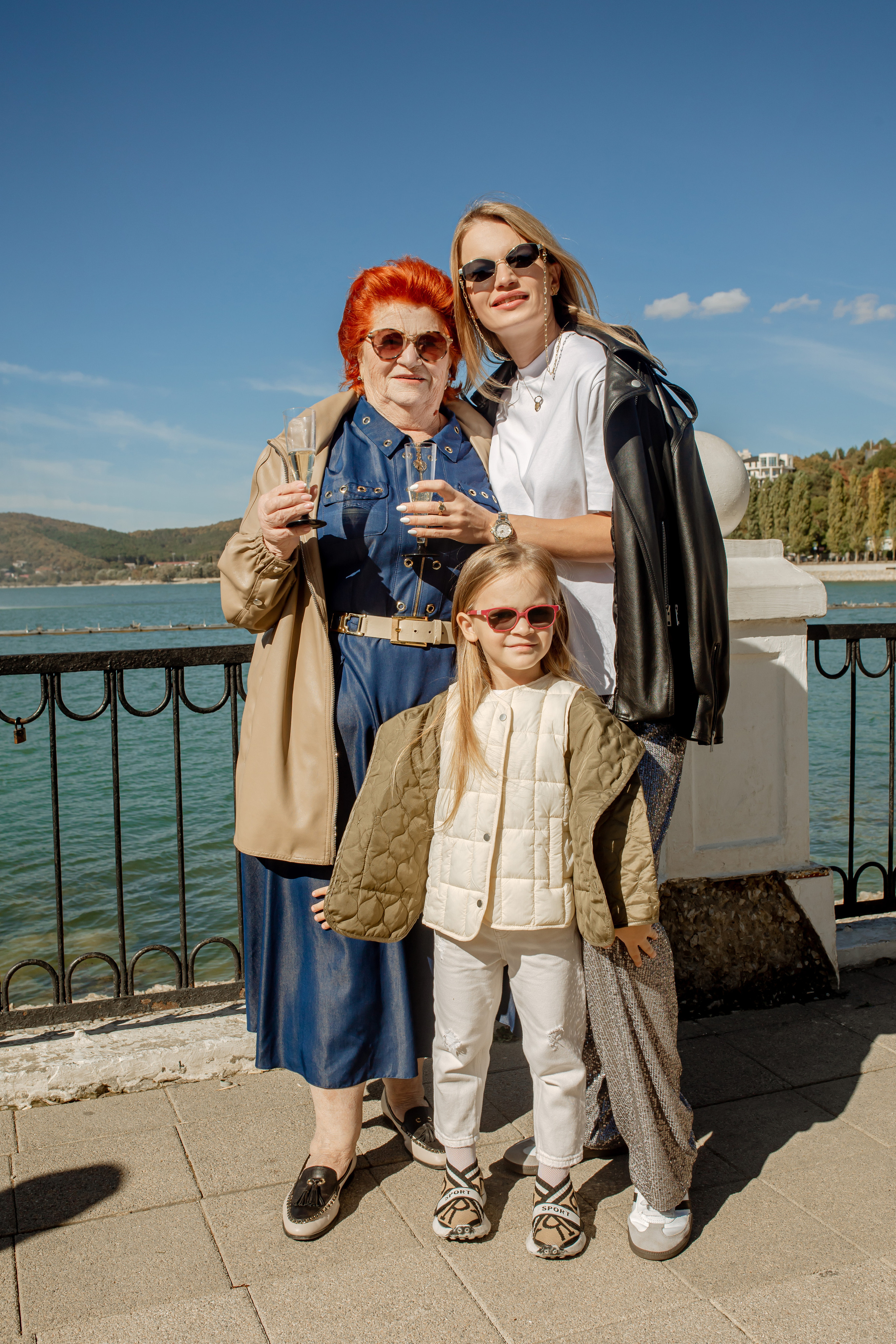 Людмила с семьей. Фотограф в Геленджике, Архипо-Осиповке, Абрау-Дюрсо, Кринице Виктория