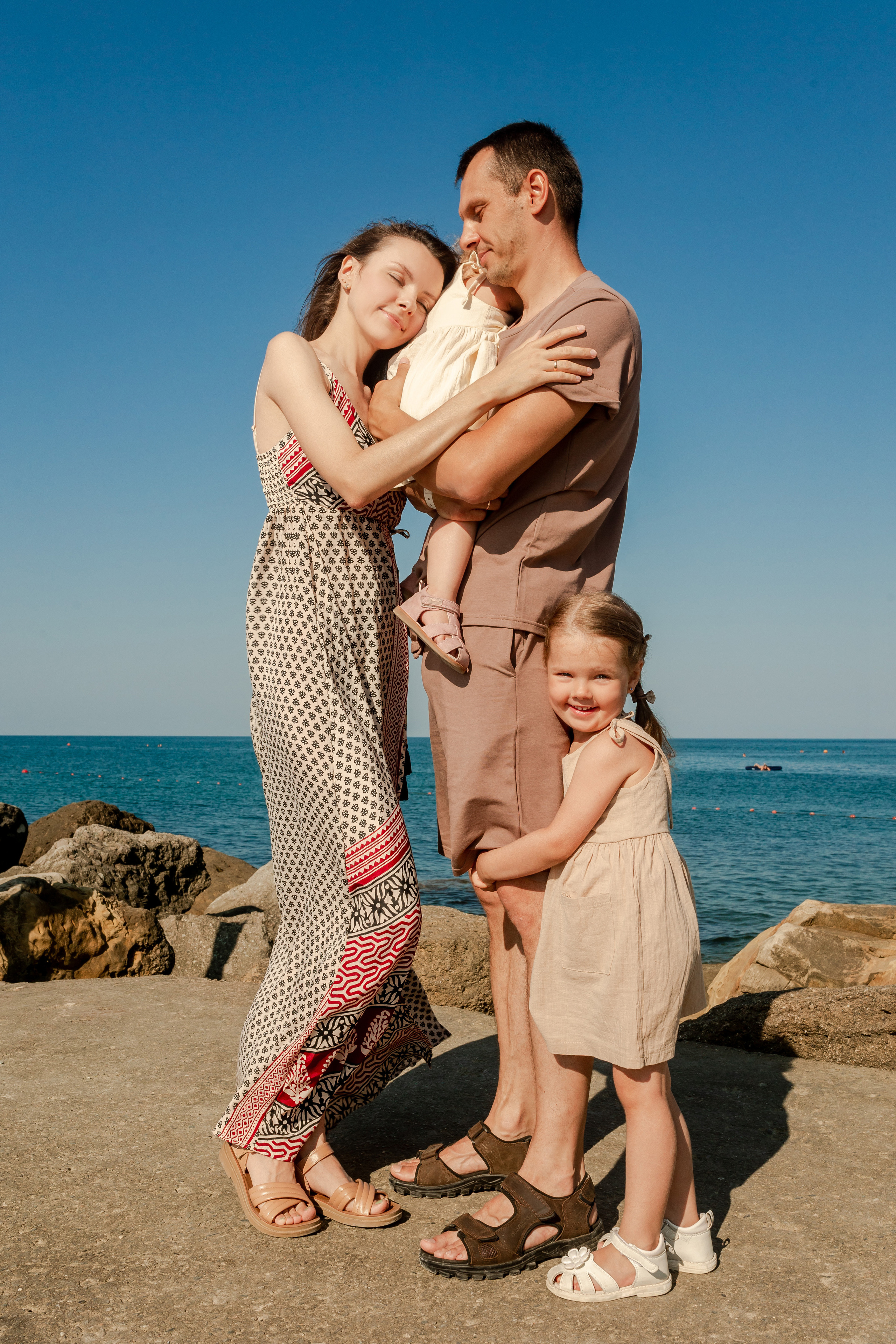 Ольга и Александр с дочерьми. Фотограф в Геленджике, Архипо-Осиповке, Абрау-Дюрсо, Кринице Виктория