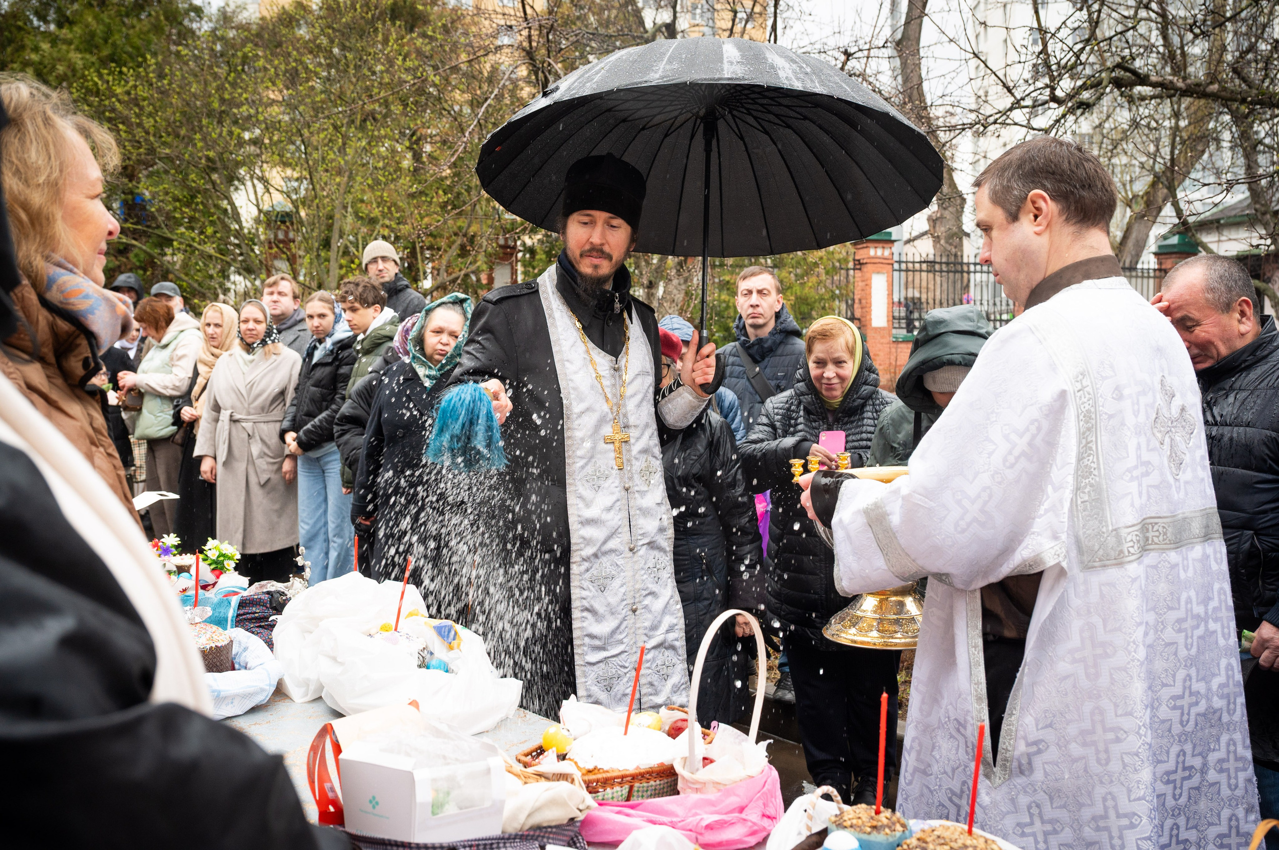 Богородский храм. Освящение снеди. Антон и Татьяна Денисенко — В храме