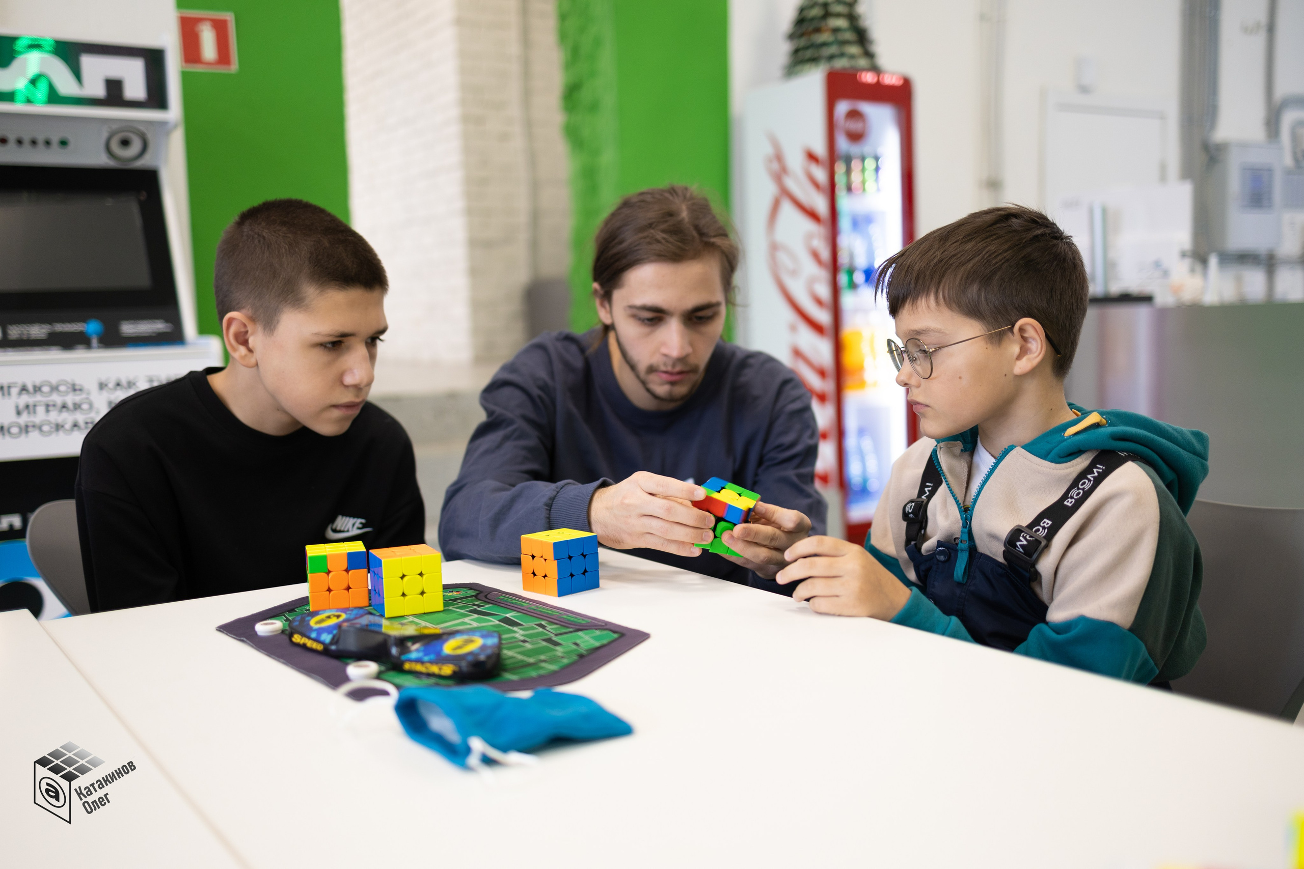 Мастер-классы по скоростной сборке кубика Рубика. Олег Катакинов| Репортажный фотограф в городе у моря (Владивосток)