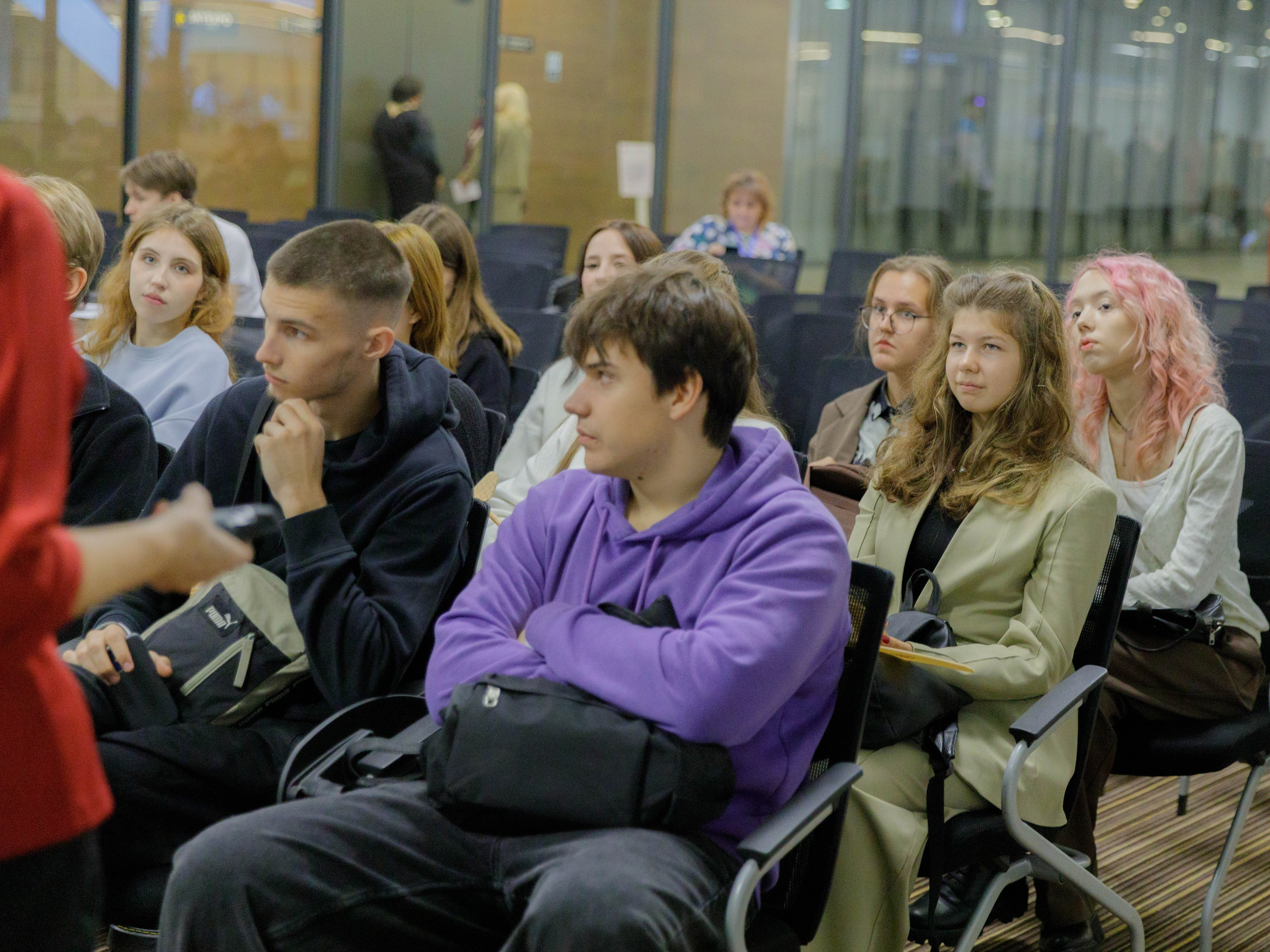 Семинары в рамках фестиваля беспилотных летательный аппаратов. Экспоцентр. Репортажный фотограф в Новосибирске Алена Помазунова