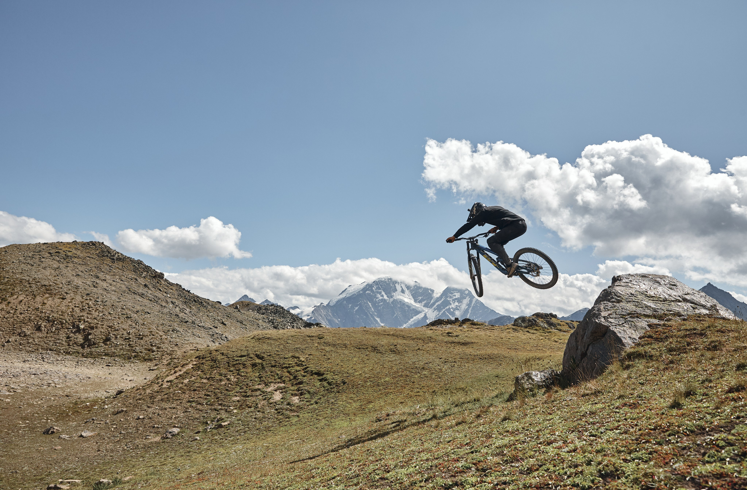 Лето. Горный фотограф на Кавказе Никита Першин