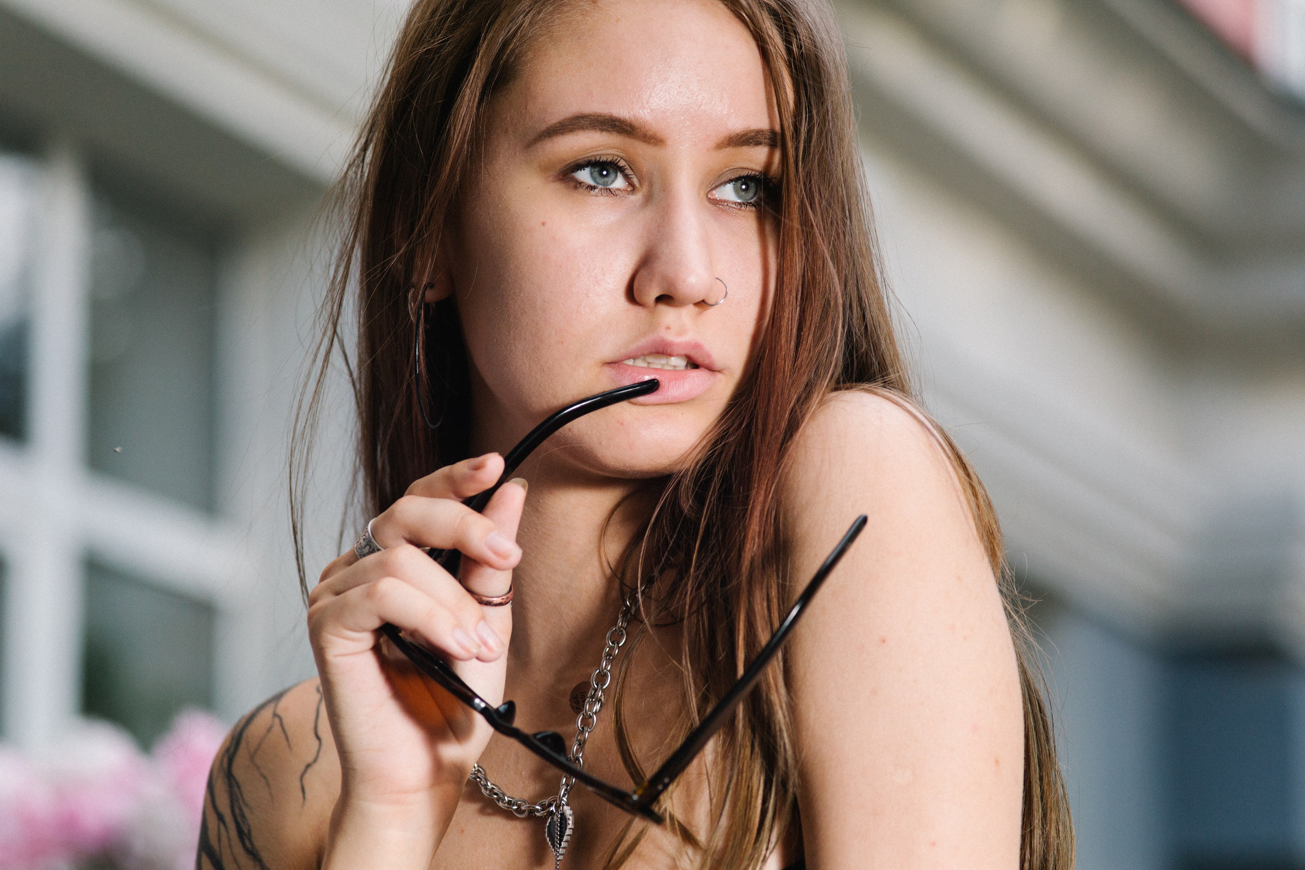 Яркая летняя съёмка на улице в Новосибирске. Портретный и репортажный фотограф. Мыльников Илья