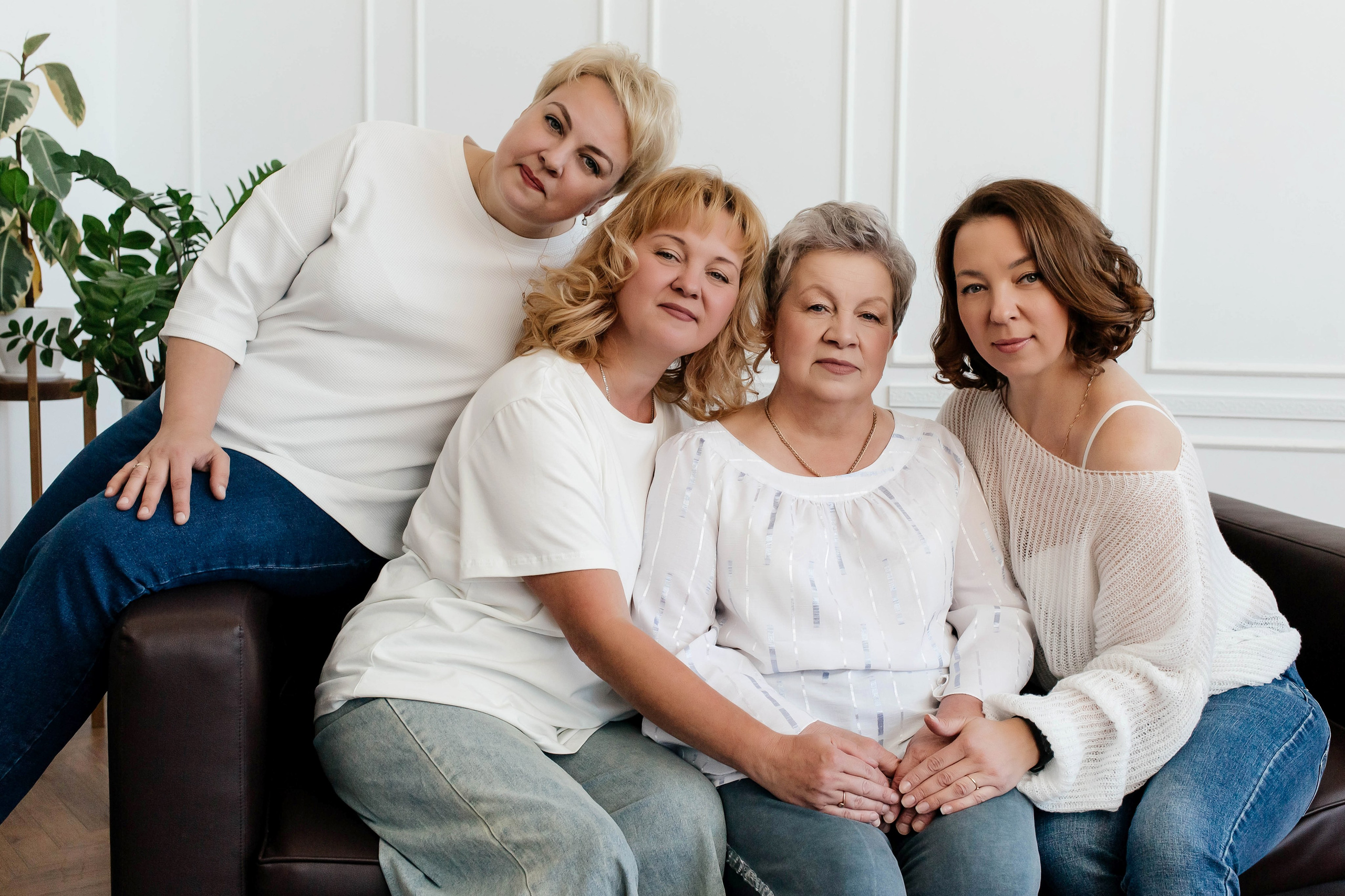 Семейная фотосессия Любовь и дочки. Женский фотограф в Оренбурге Ирина Заводчикова