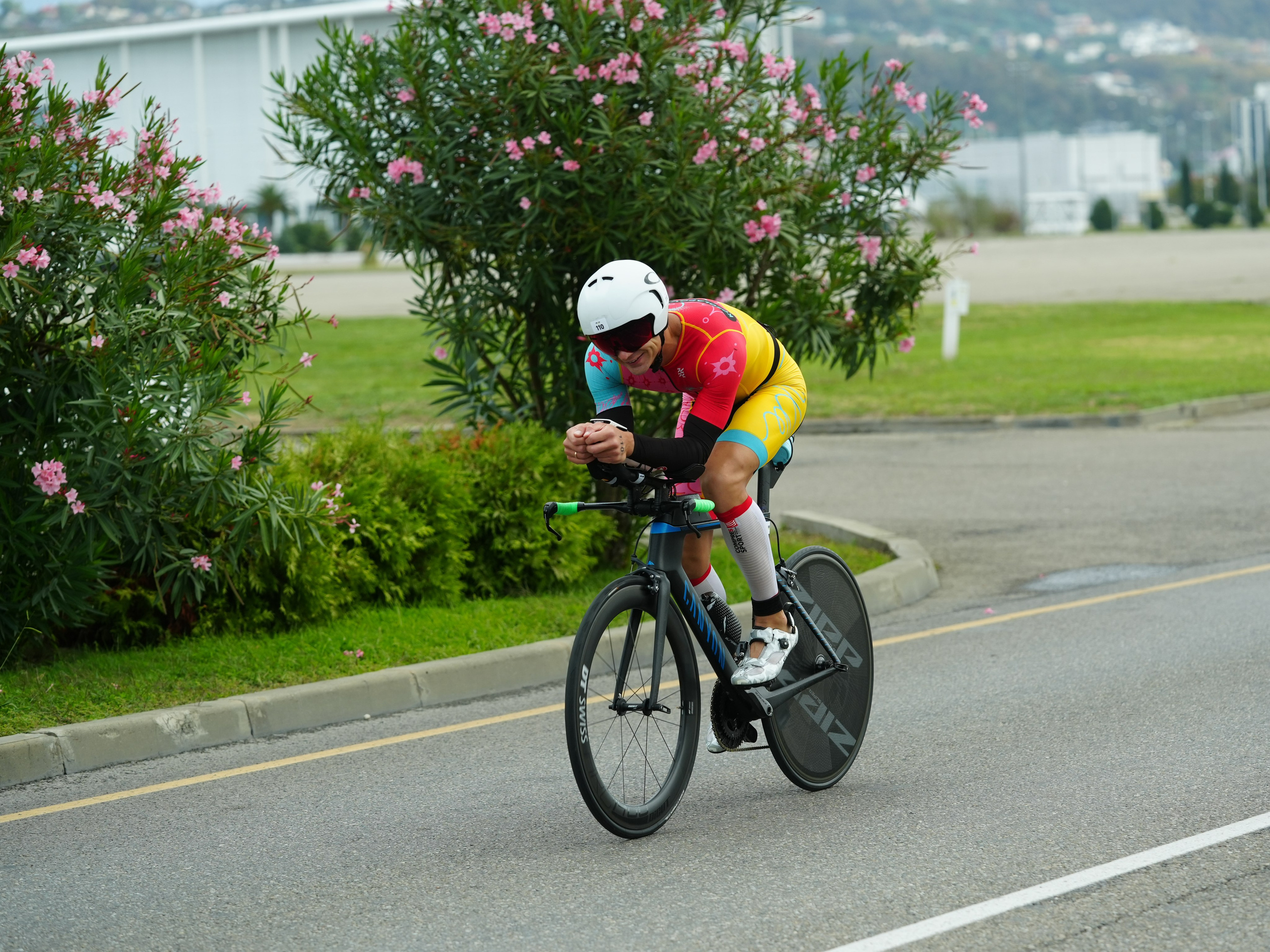 Фотоотчет партнерской интеграции для компании TELE2 на фестивале Ironstar. Репортажный фотограф в Красной Поляне и Сочи Павлюченко Екатерина