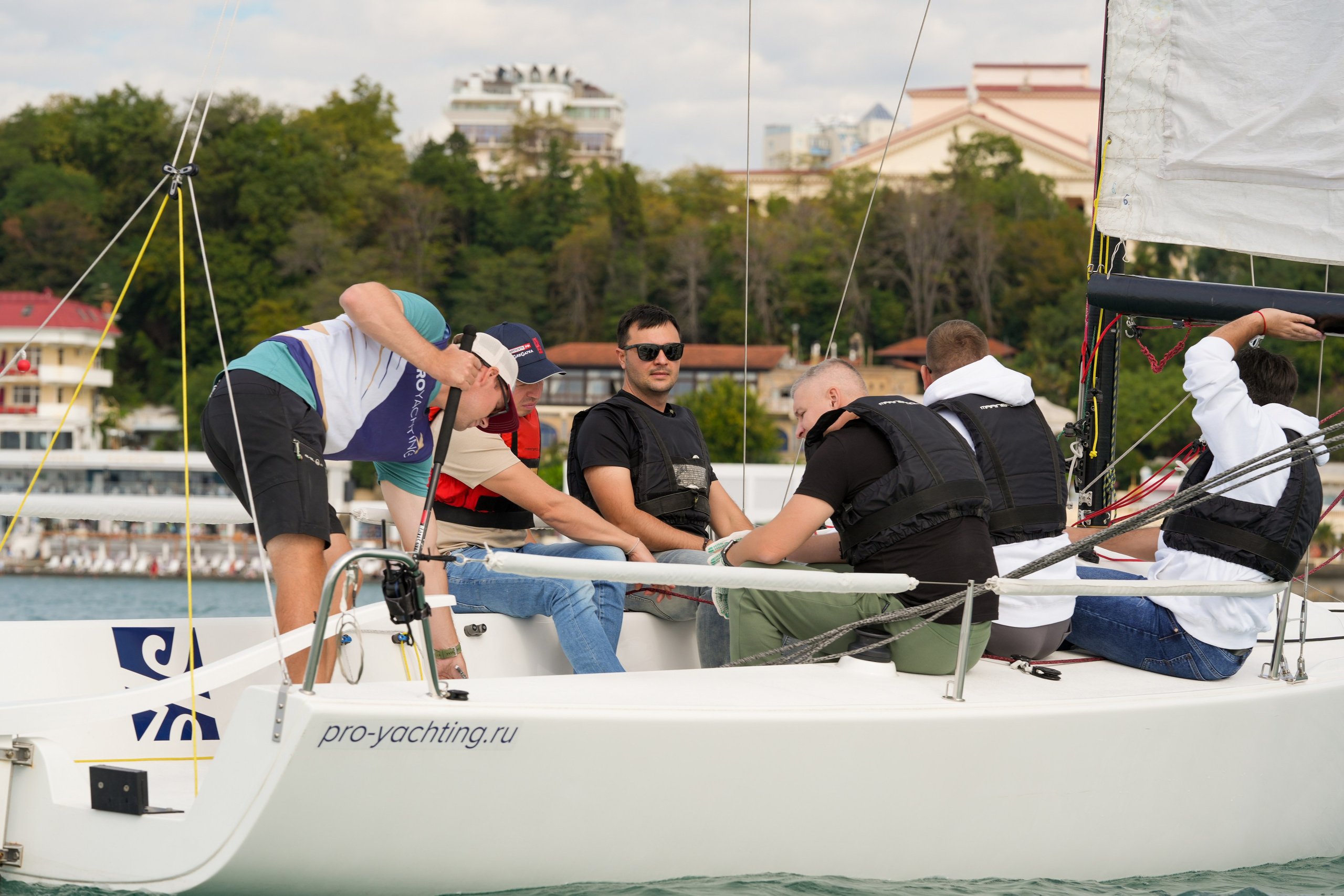 Яхтенная регата для компании Агрегатка. Репортажный фотограф в Красной Поляне и Сочи Павлюченко Екатерина
