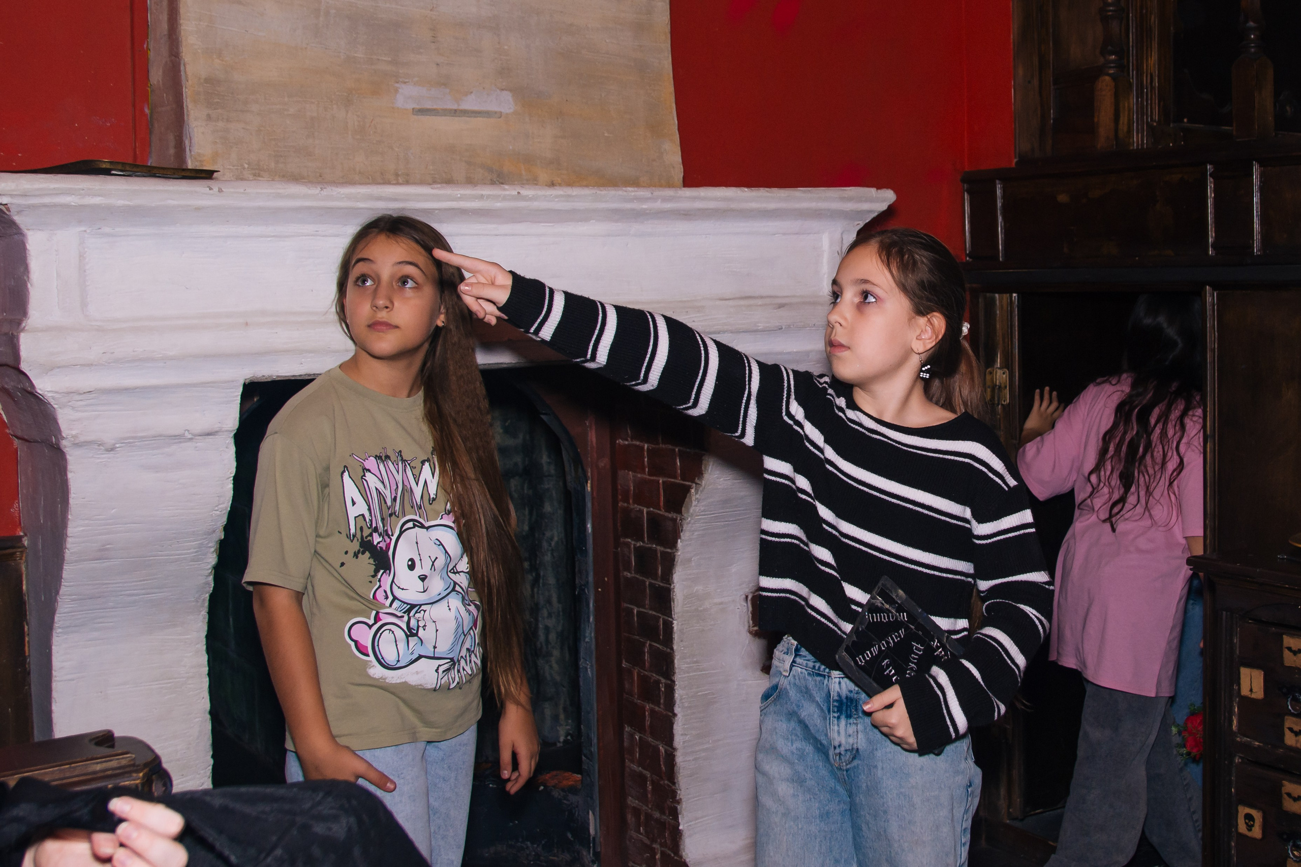 Квесты и праздники в Нелогике. Фотограф в Москве. Индивидуальные и парные съёмки, мероприятия, промо-съёмки для артистов