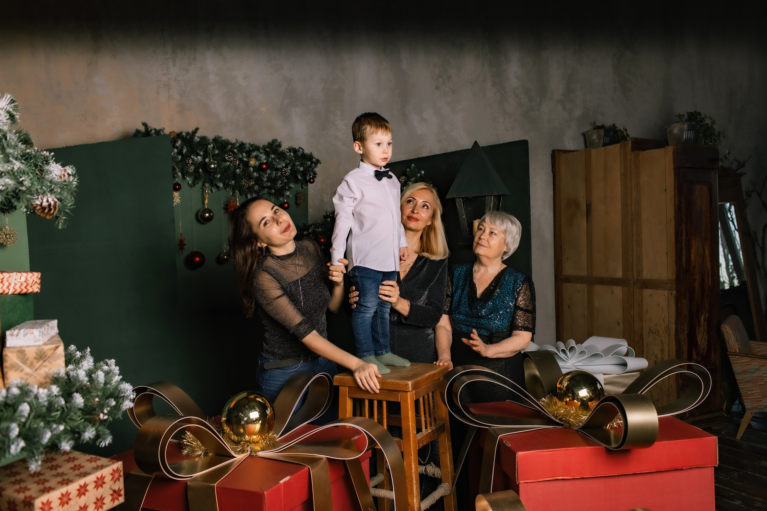 Студия Культура. Семейная новогодняя съемка. Фотограф Софья Васильковская