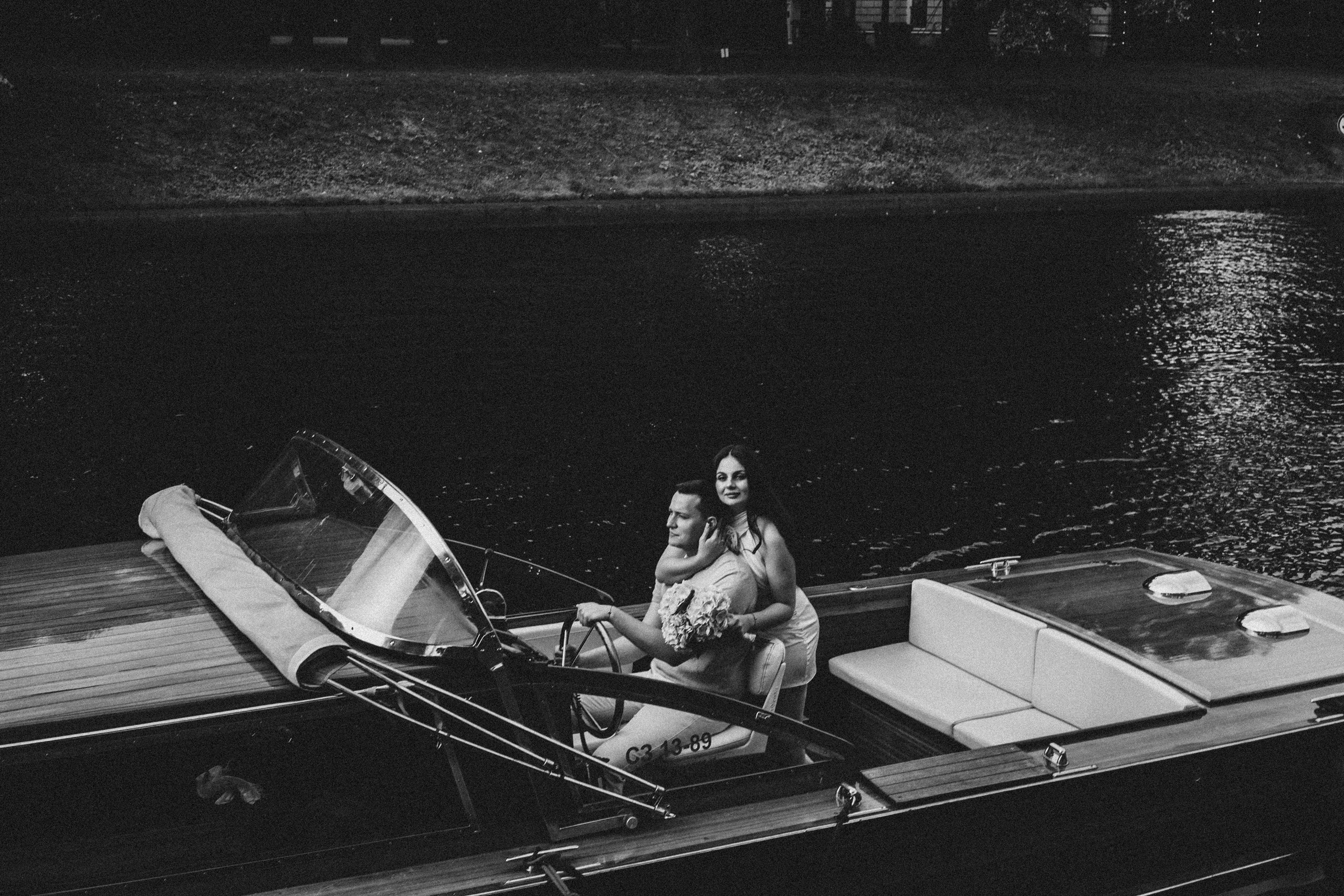 СВАДЕНБНАЯ СЬЕМКА НА КАТЕРЕ ПО КАНАЛАМ САНКТ-ПЕТЕРБУРГА И В АКВАТОРИИ НЕВЫ. Профессиональный фотограф, Санкт-Петербург — Виктория Богомолова