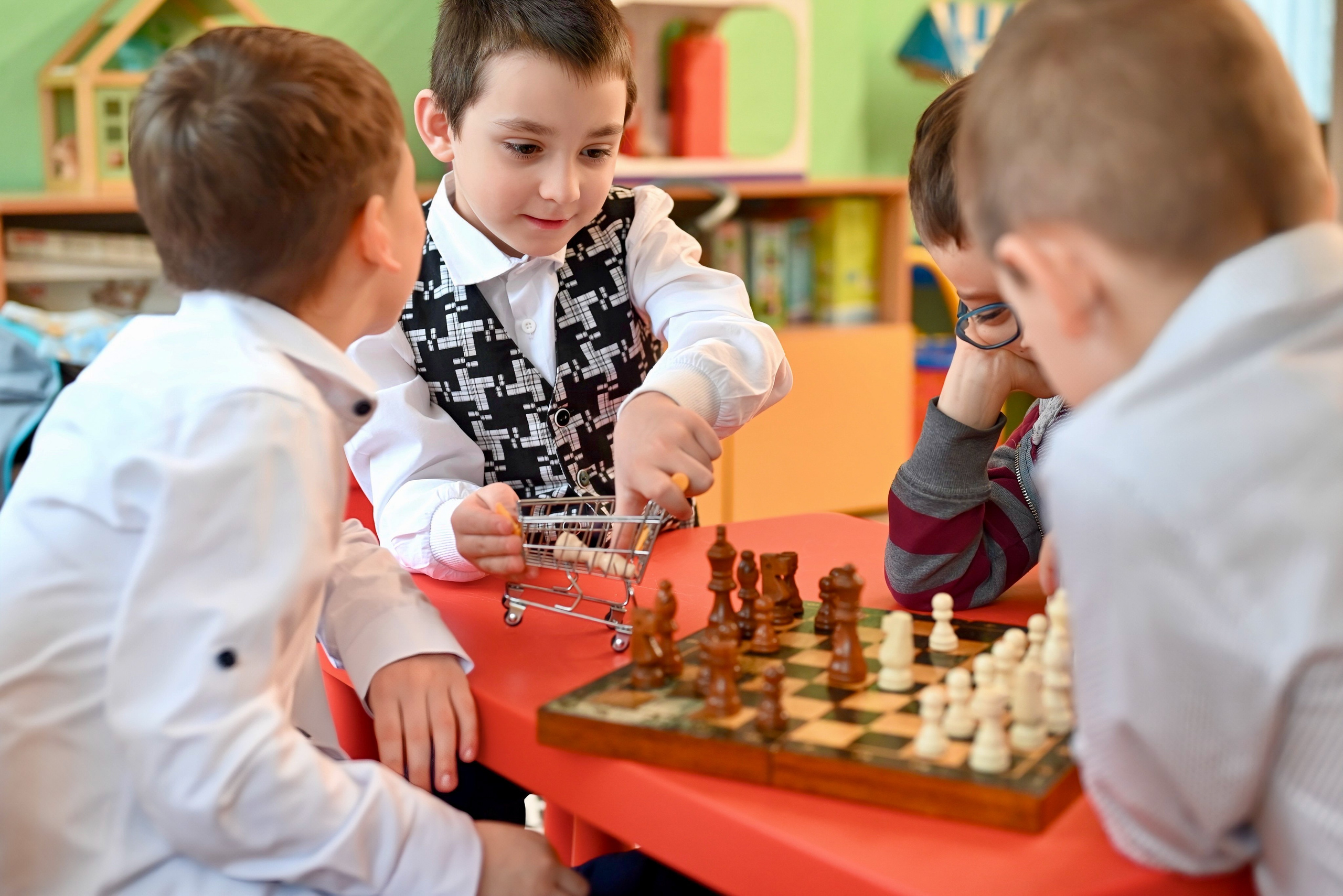 Праздник в группе Цветик семицветик. Семейный и детский фотограф Москва
