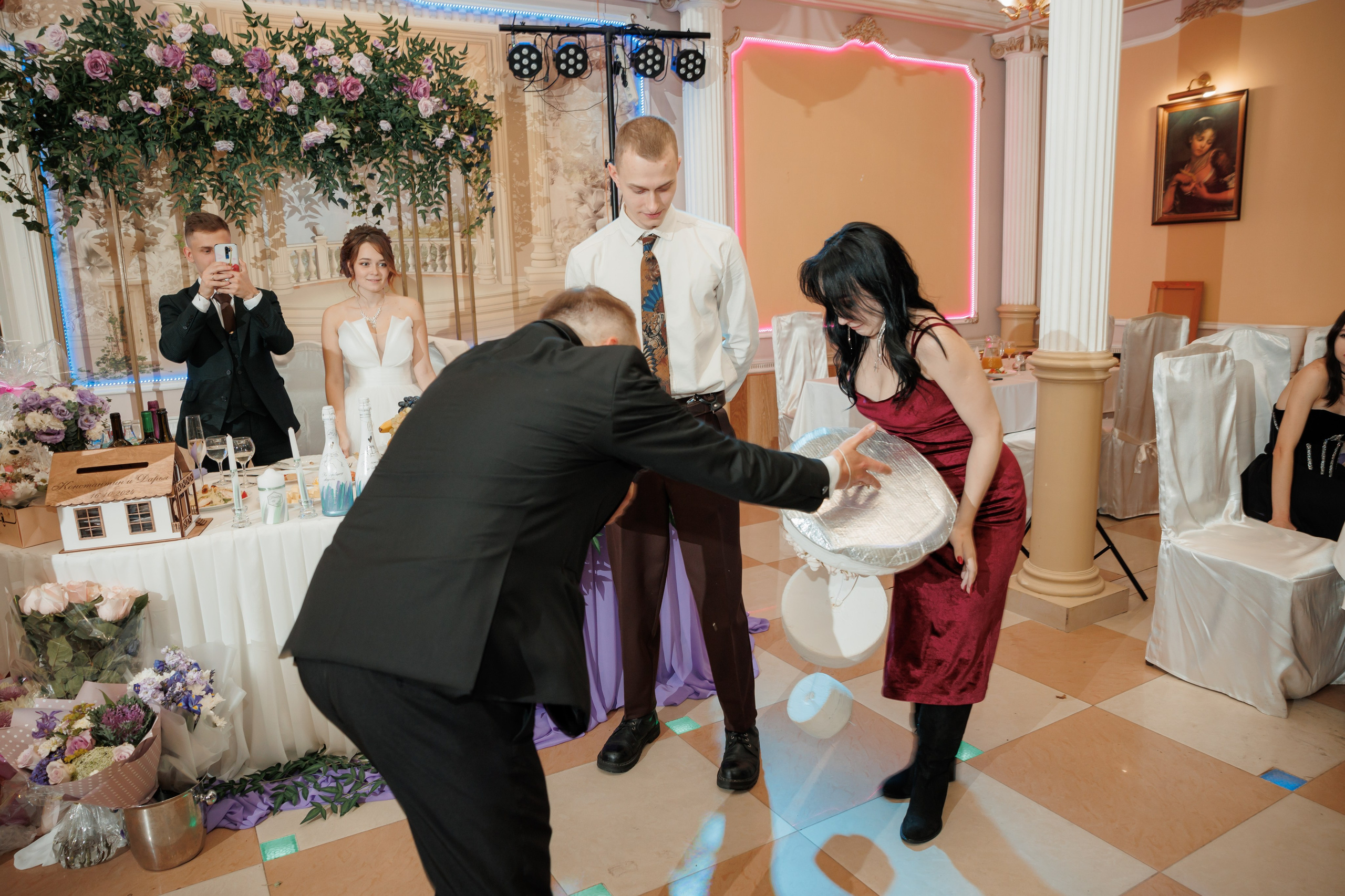 Константин и Дарья, ЗАГС ВДНХ, отель Soluxe, ресторан «Антик». Свадебный и репортажный фотограф (Москва, Королев и другие)