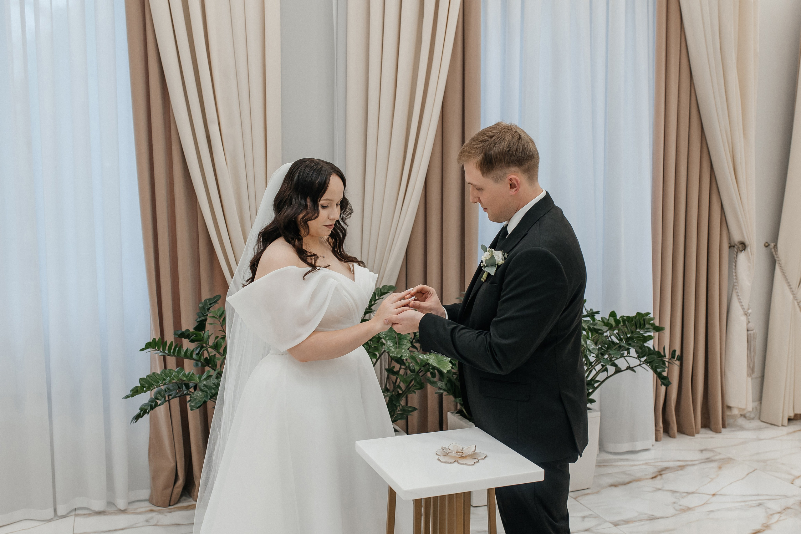 Регистрация брака в Шипиловском Дворце бракосочетания. Свадебный фотограф в Москве Дарья Олендарёва