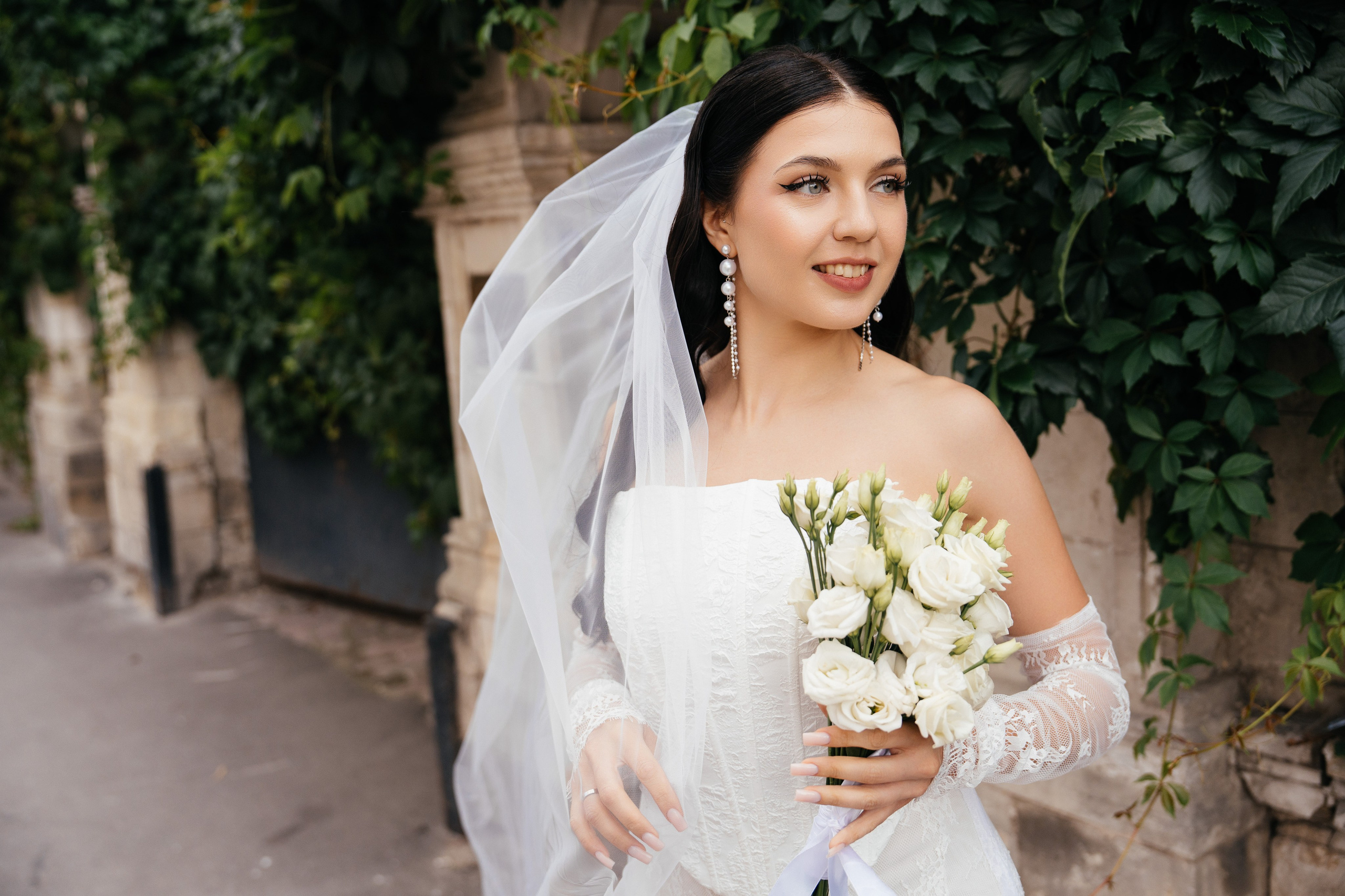 Свадебная фотосессия в Москве у высотки на Котельнической набережной. Свадебный фотограф в Москве Анна Полушина