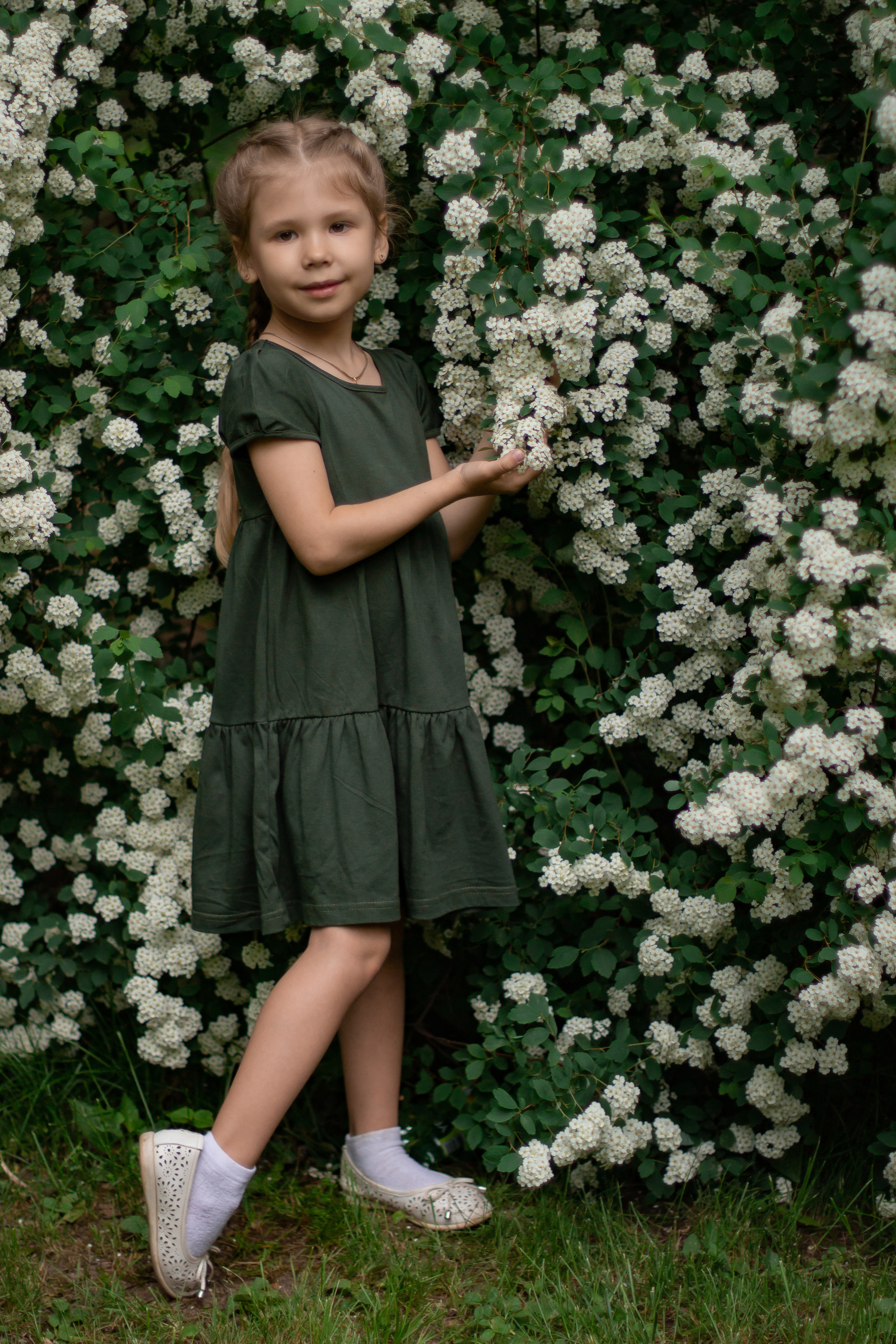 Варя и Ксюша в Остафьево летом. Юлия Разваркина фотограф Подольск