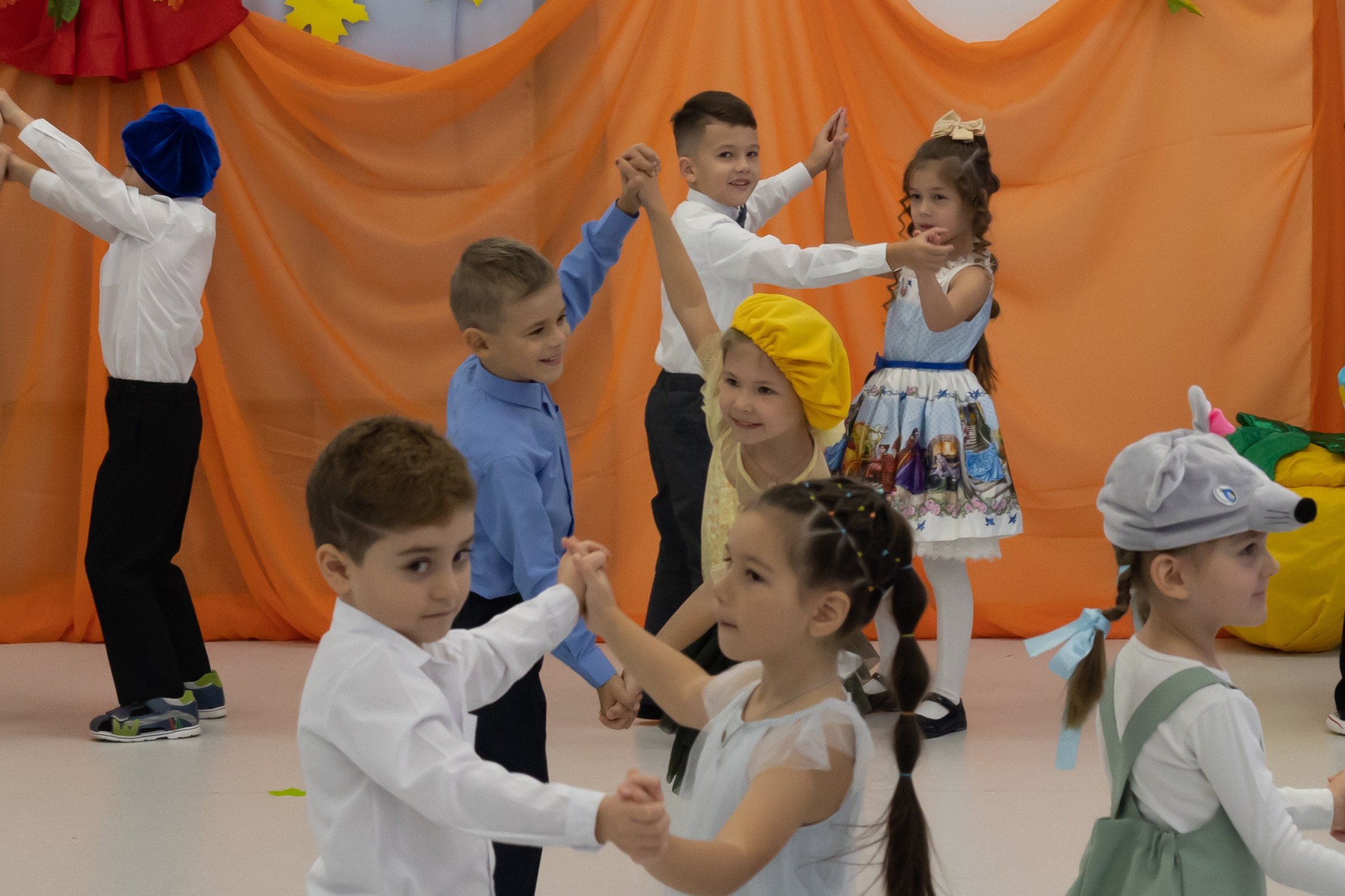 Осенний бал в детском саду № 30 гр 17. Юлия Разваркина фотограф Подольск