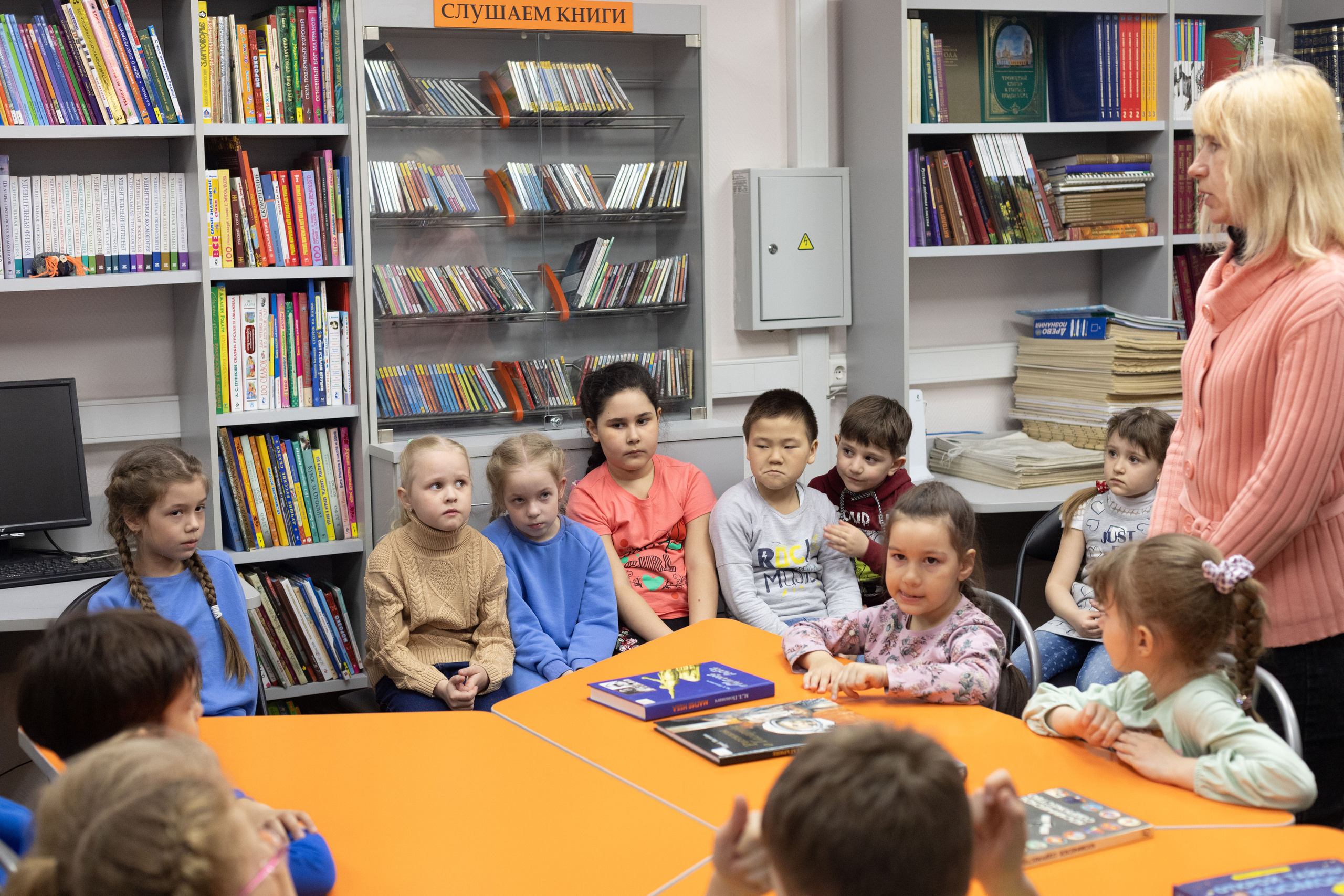 Экскурсия в библиотеку 17 гр детский сад № 30. Юлия Разваркина фотограф Подольск
