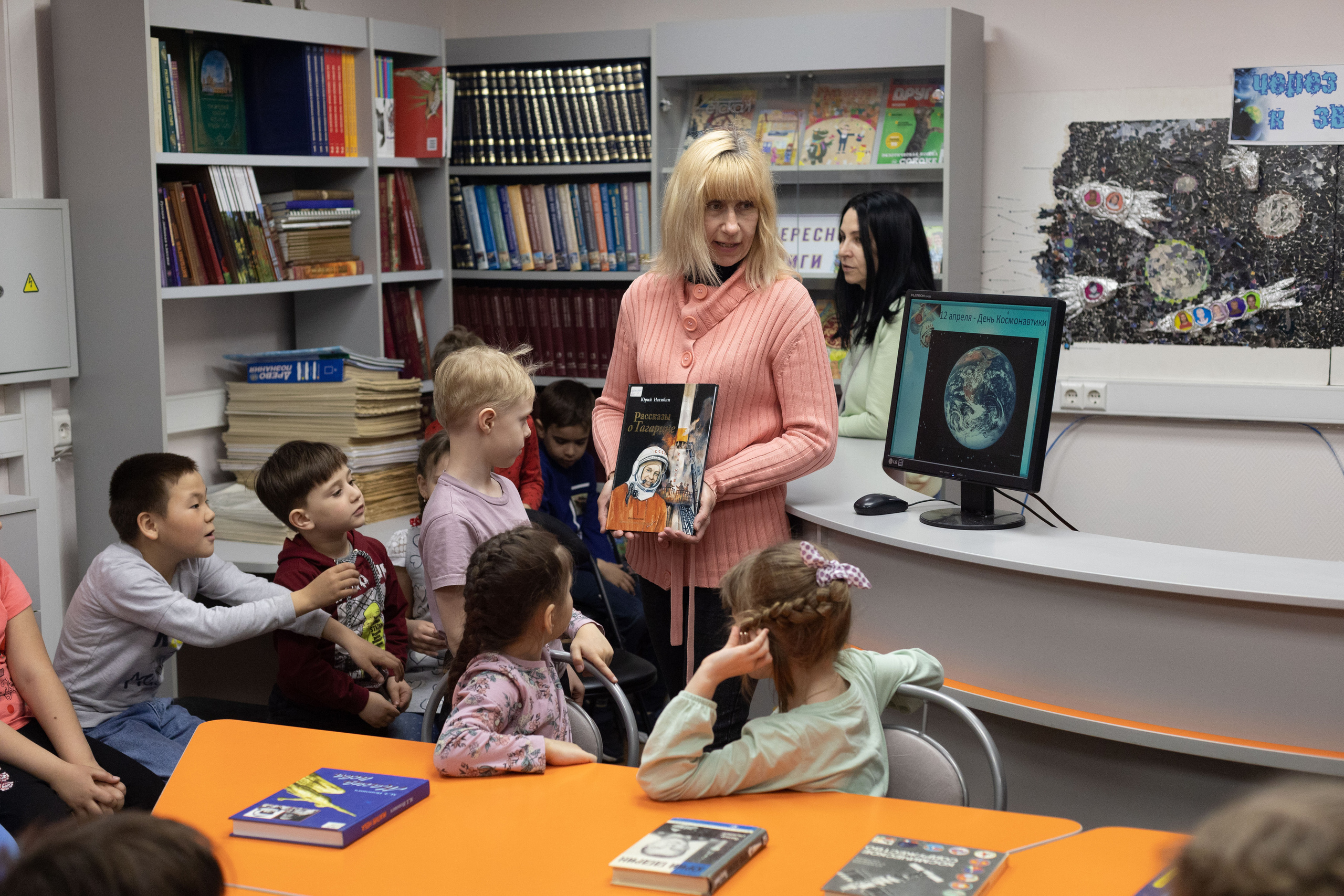 Экскурсия в библиотеку 17 гр детский сад № 30. Юлия Разваркина фотограф Подольск