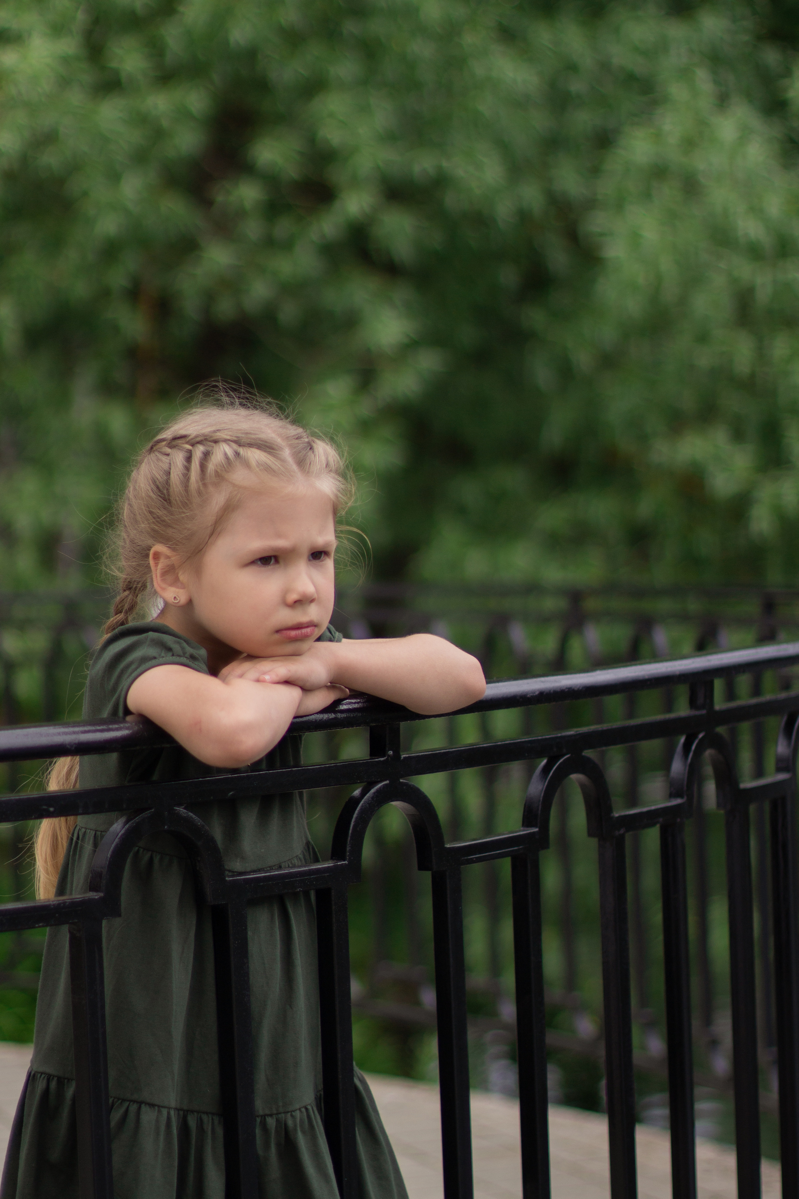 Варя и Ксюша в Остафьево летом. Юлия Разваркина фотограф Подольск