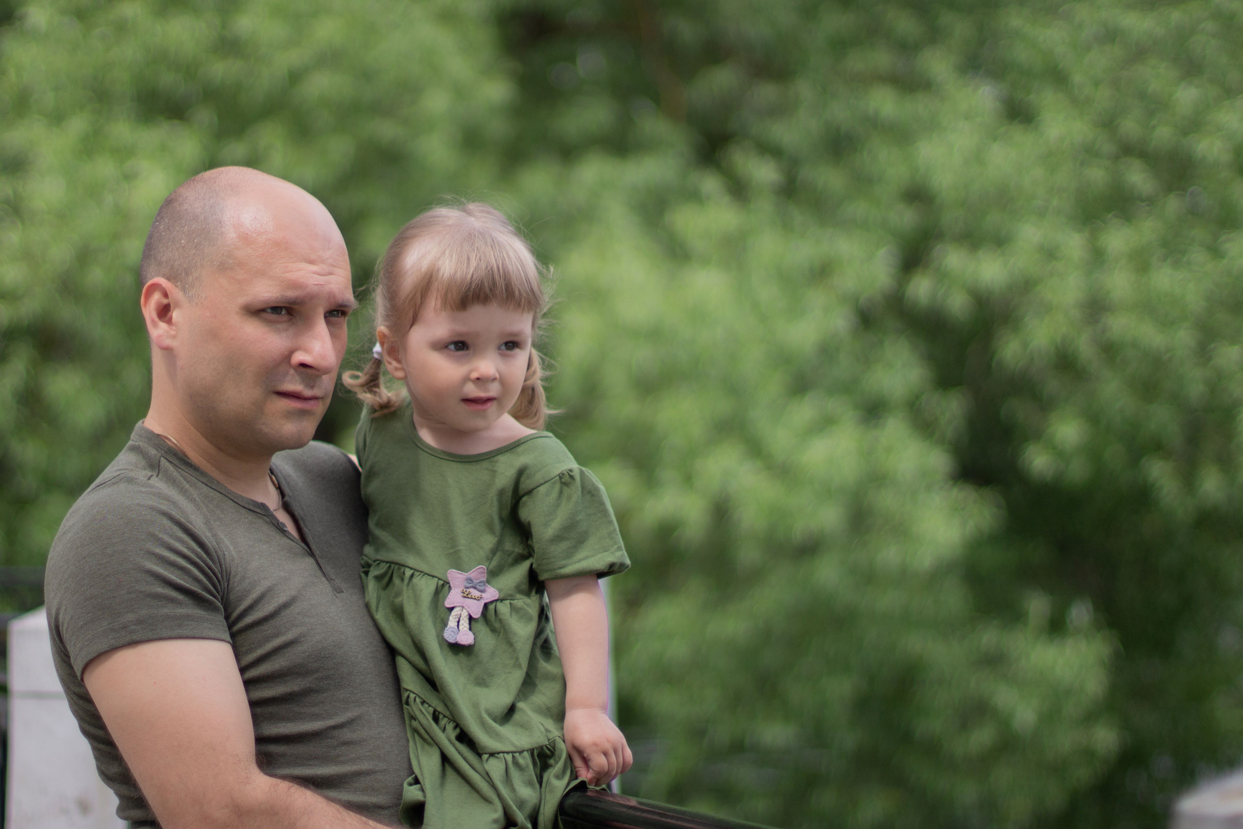 Варя и Ксюша в Остафьево летом. Юлия Разваркина фотограф Подольск