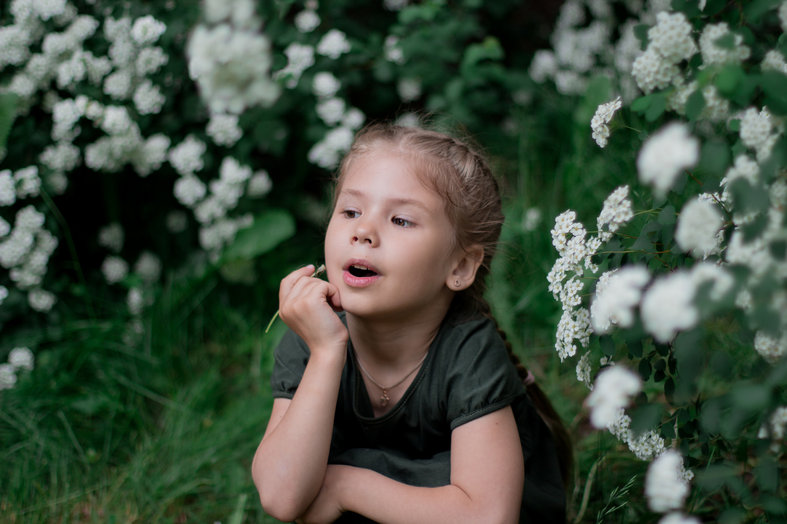Варя и Ксюша в Остафьево летом. Юлия Разваркина фотограф Подольск
