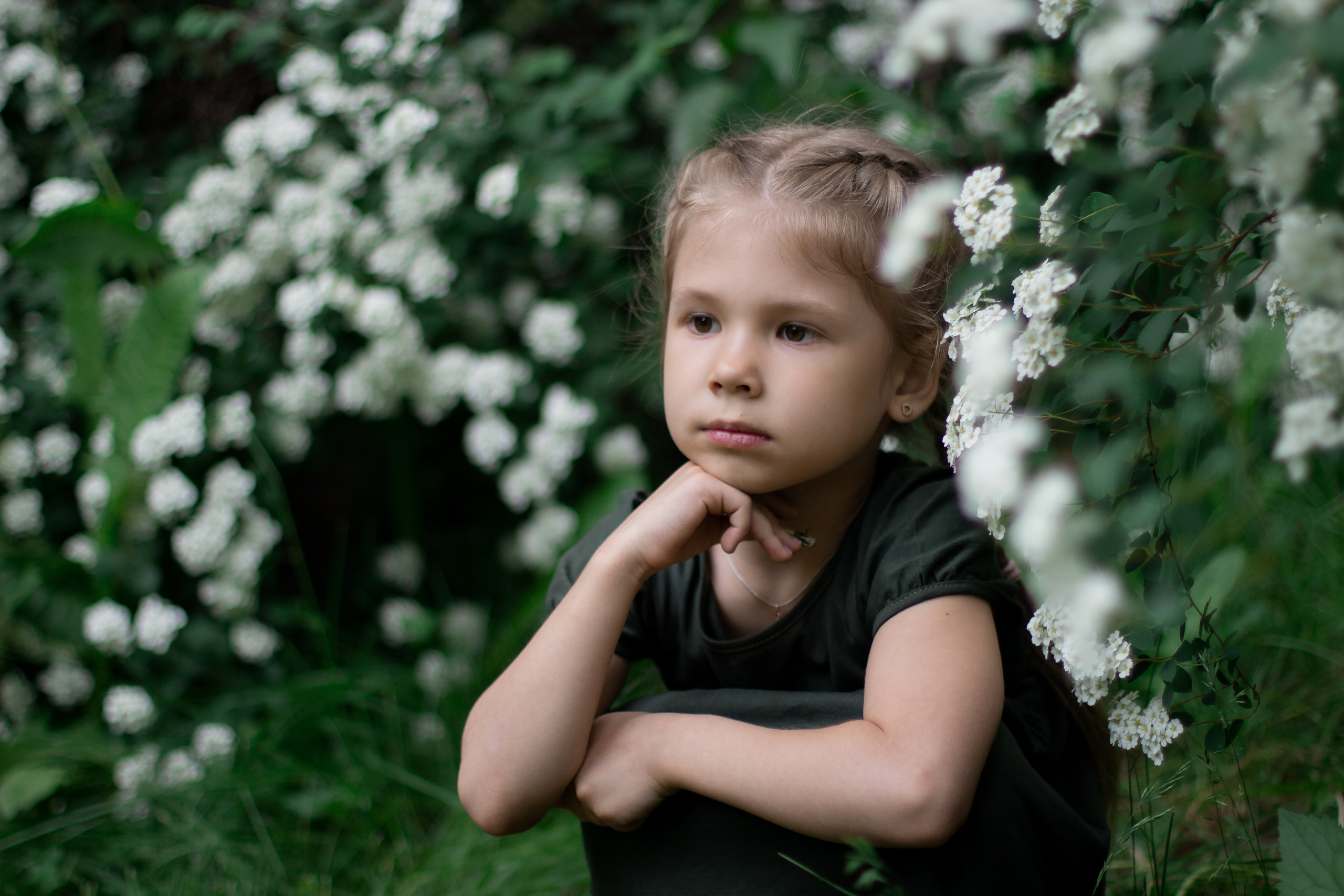 Варя и Ксюша в Остафьево летом. Юлия Разваркина фотограф Подольск