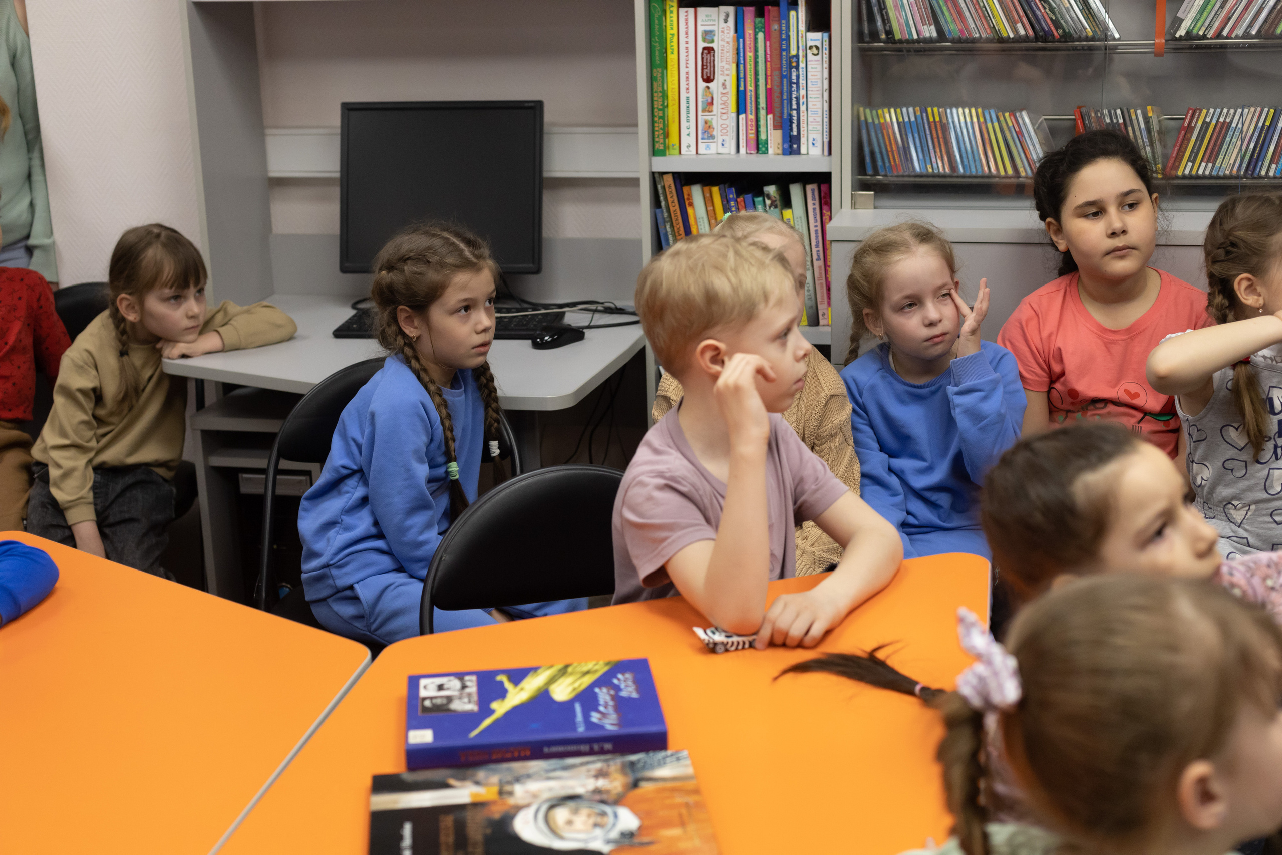 Экскурсия в библиотеку 17 гр детский сад № 30. Юлия Разваркина фотограф Подольск