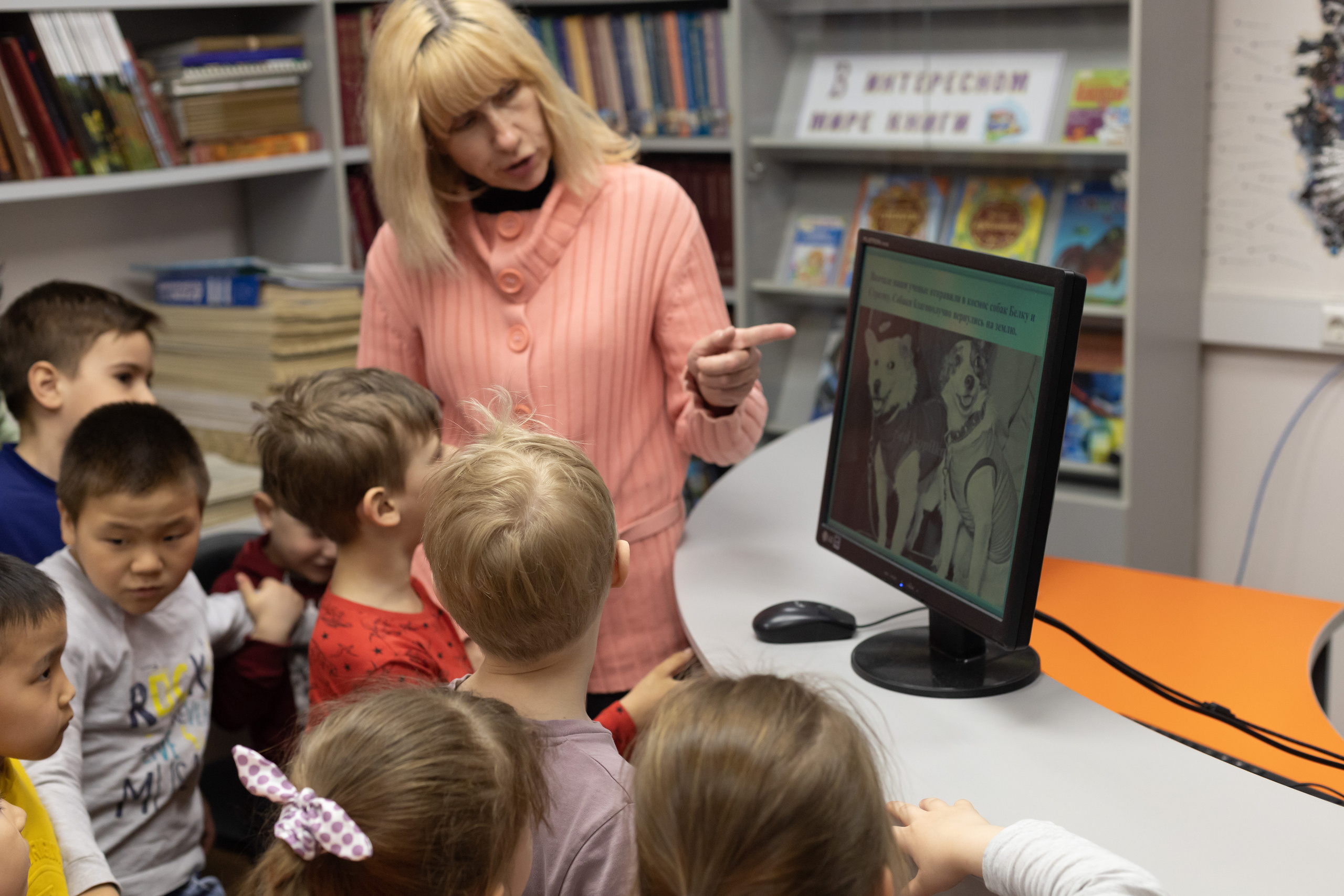 Экскурсия в библиотеку 17 гр детский сад № 30. Юлия Разваркина фотограф Подольск