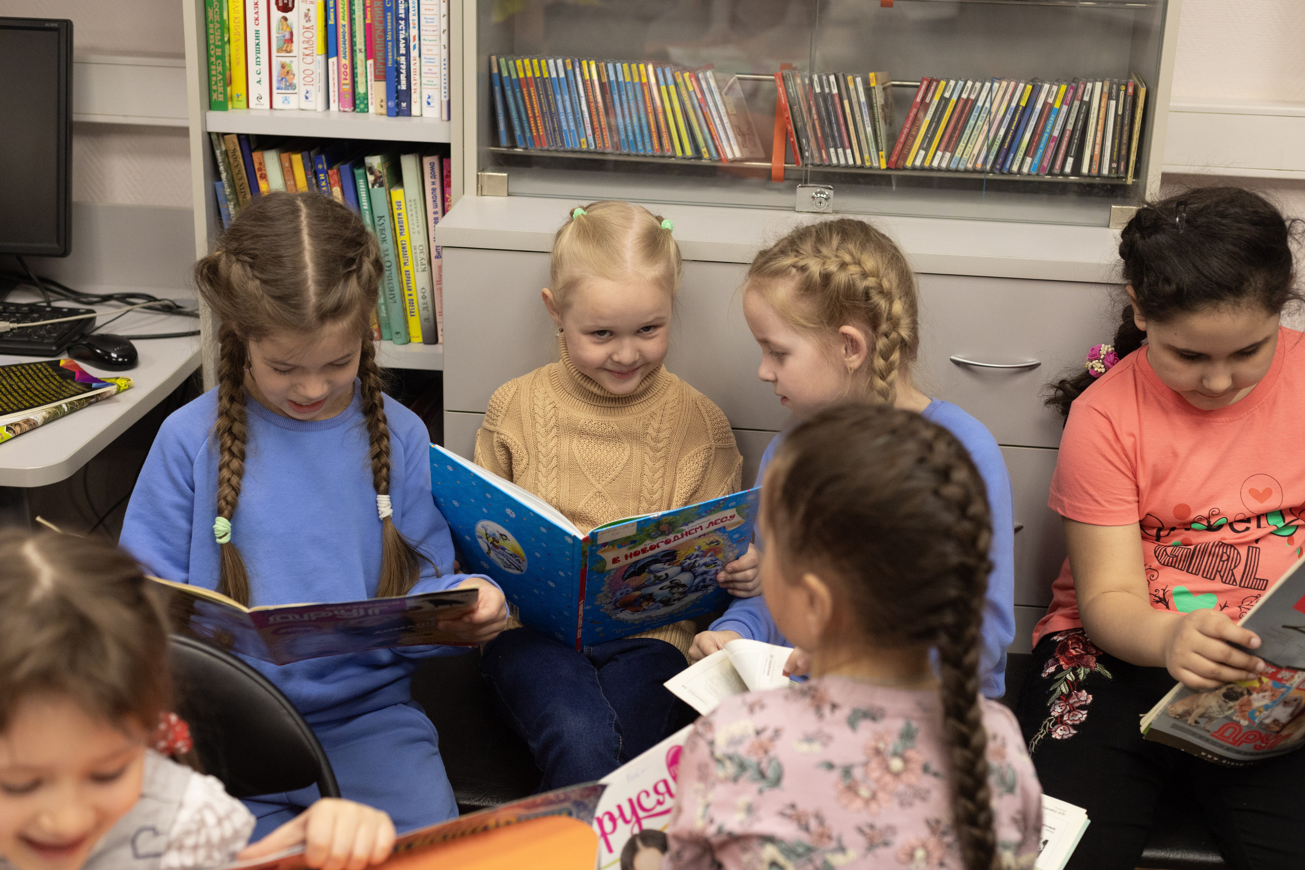 Экскурсия в библиотеку 17 гр детский сад № 30. Юлия Разваркина фотограф Подольск
