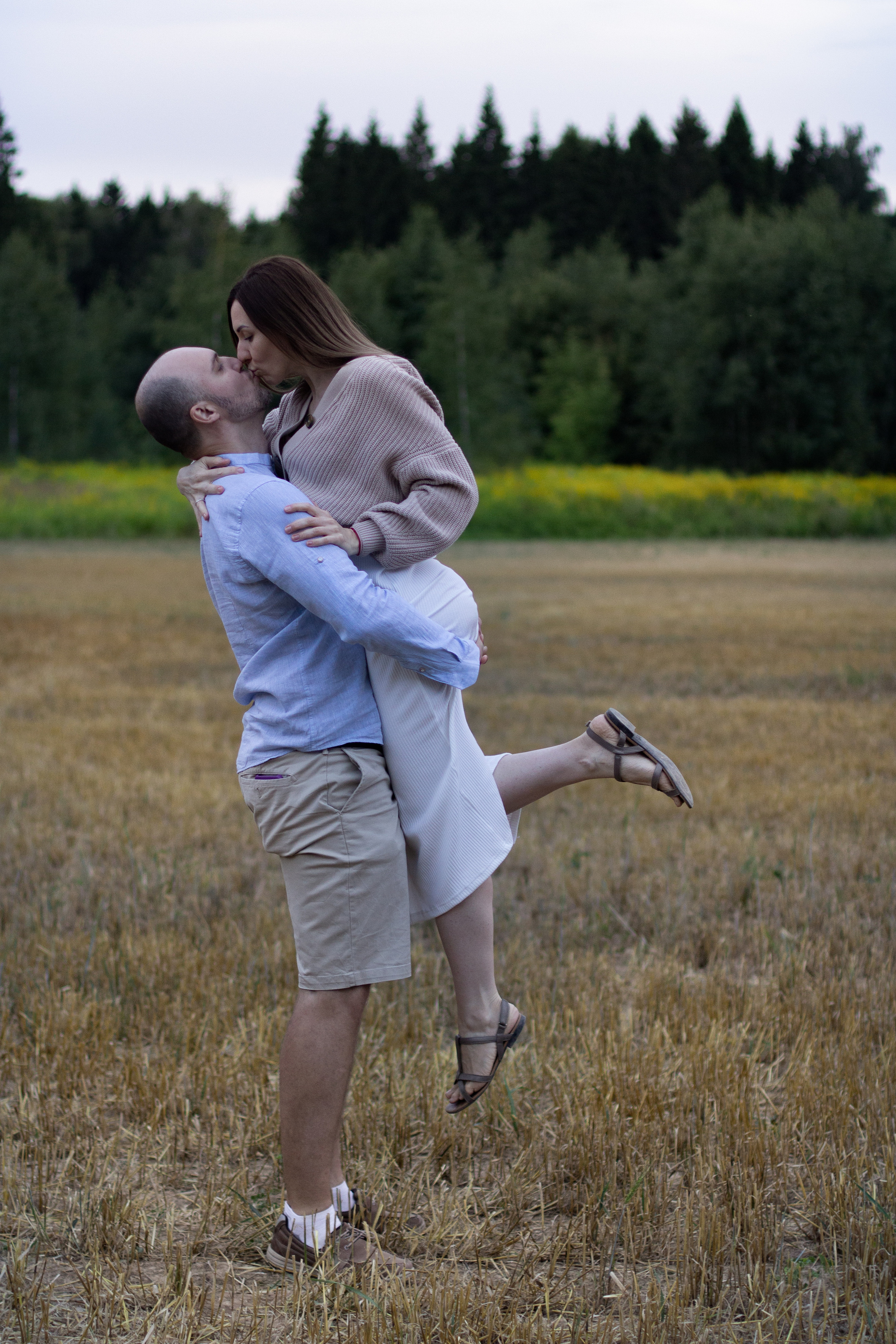 Юля и Максим съемка в поле. Юлия Разваркина фотограф Подольск