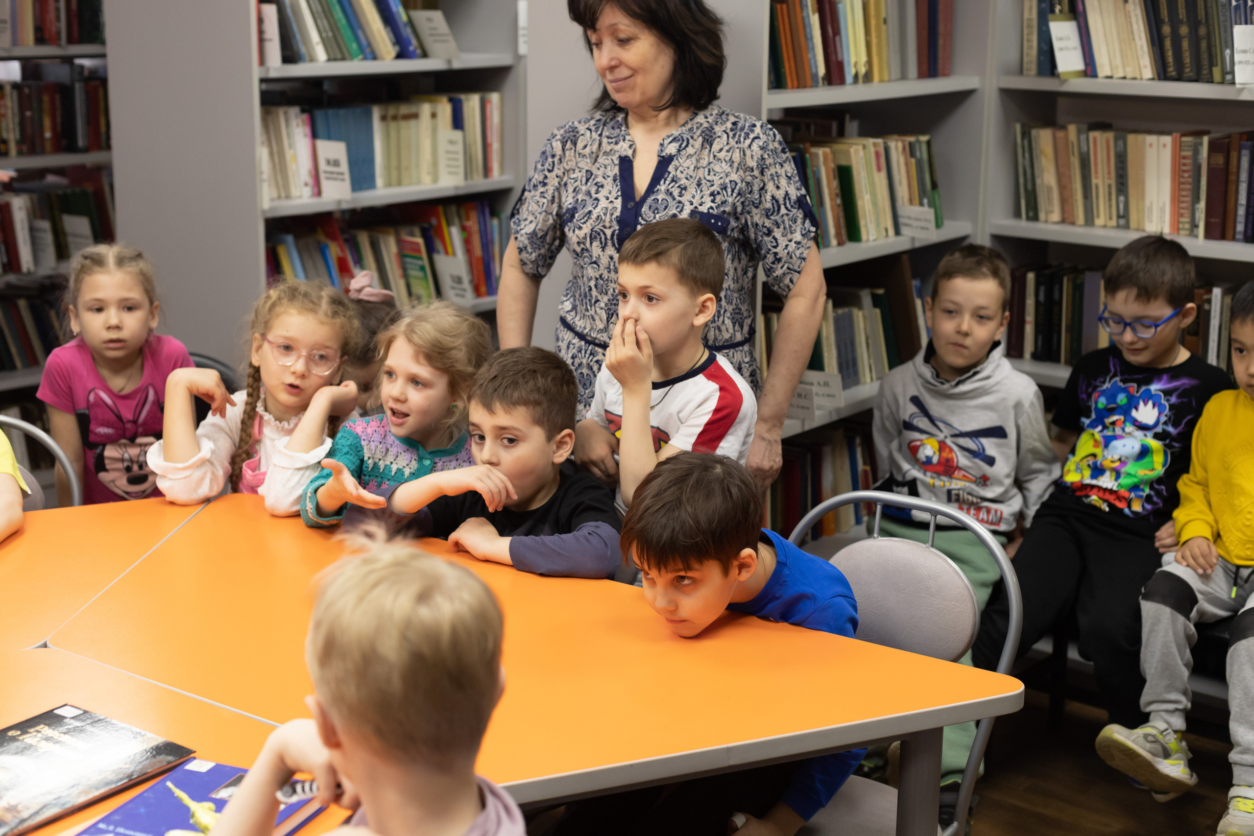 Экскурсия в библиотеку 17 гр детский сад № 30. Юлия Разваркина фотограф Подольск