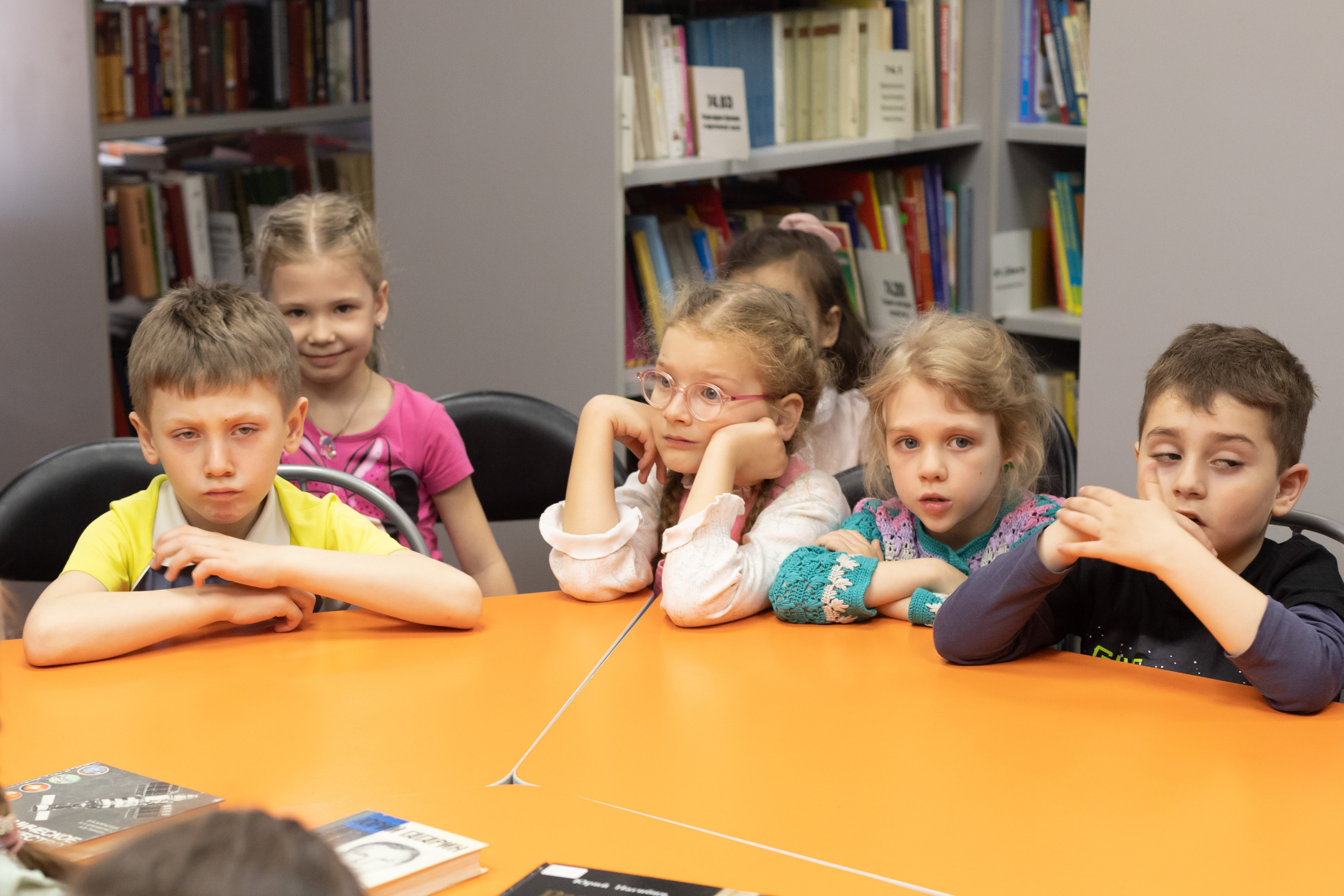 Экскурсия в библиотеку 17 гр детский сад № 30. Юлия Разваркина фотограф Подольск