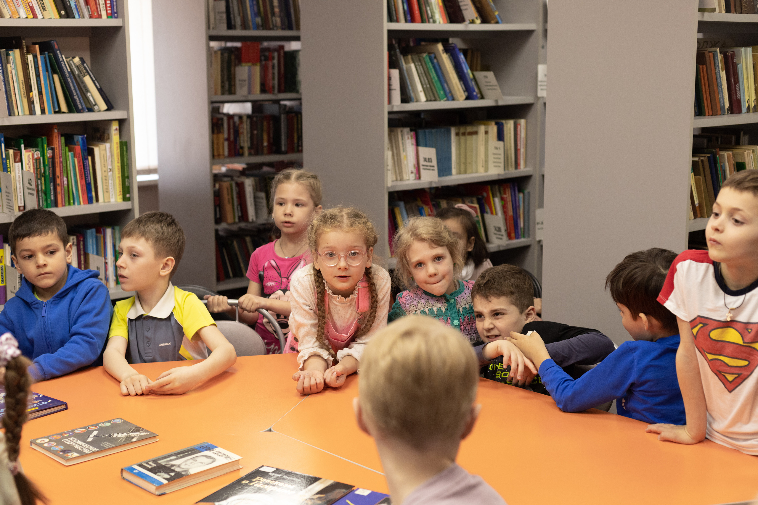 Экскурсия в библиотеку 17 гр детский сад № 30. Юлия Разваркина фотограф Подольск