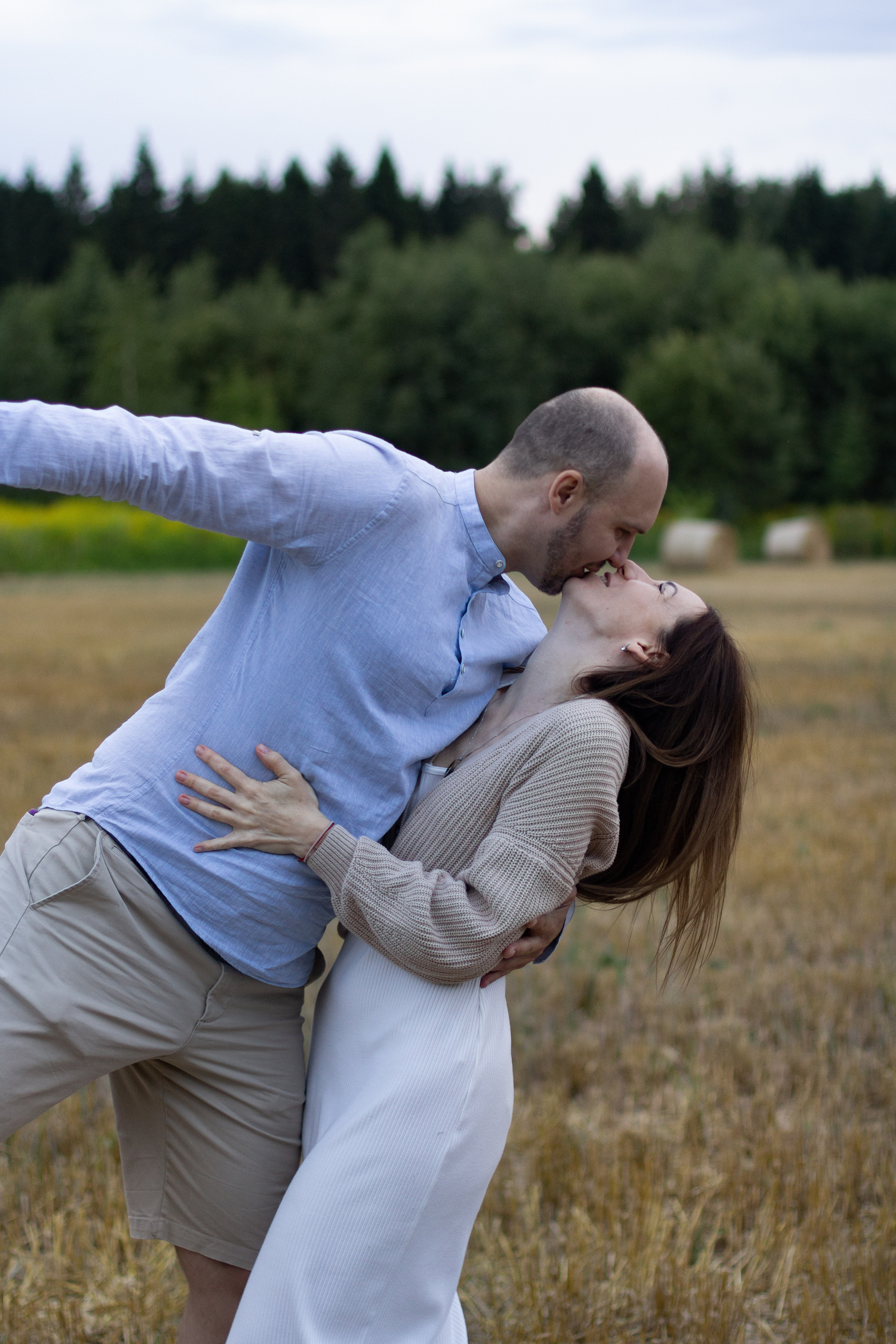 Юля и Максим съемка в поле. Юлия Разваркина фотограф Подольск