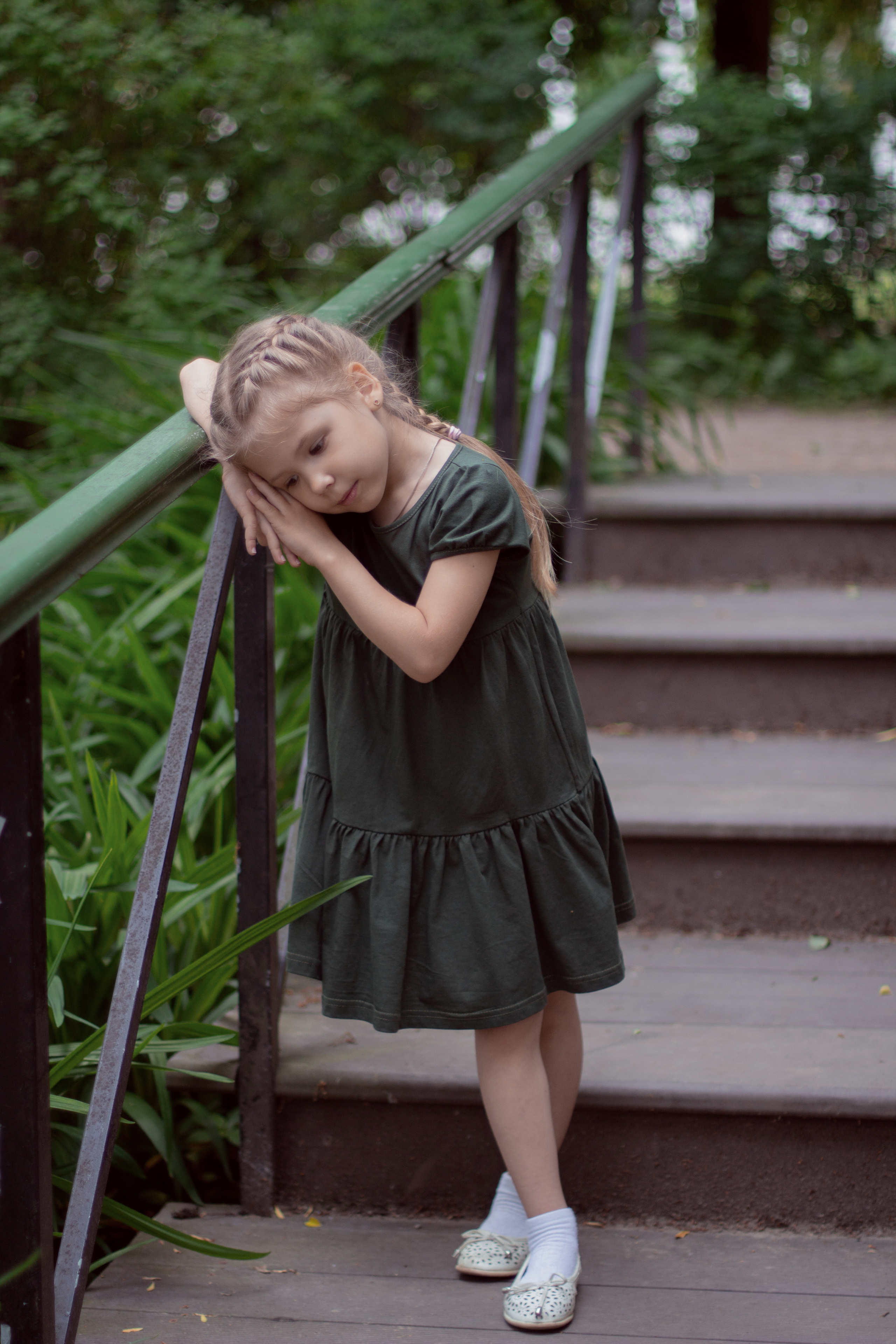 Варя и Ксюша в Остафьево летом. Юлия Разваркина фотограф Подольск