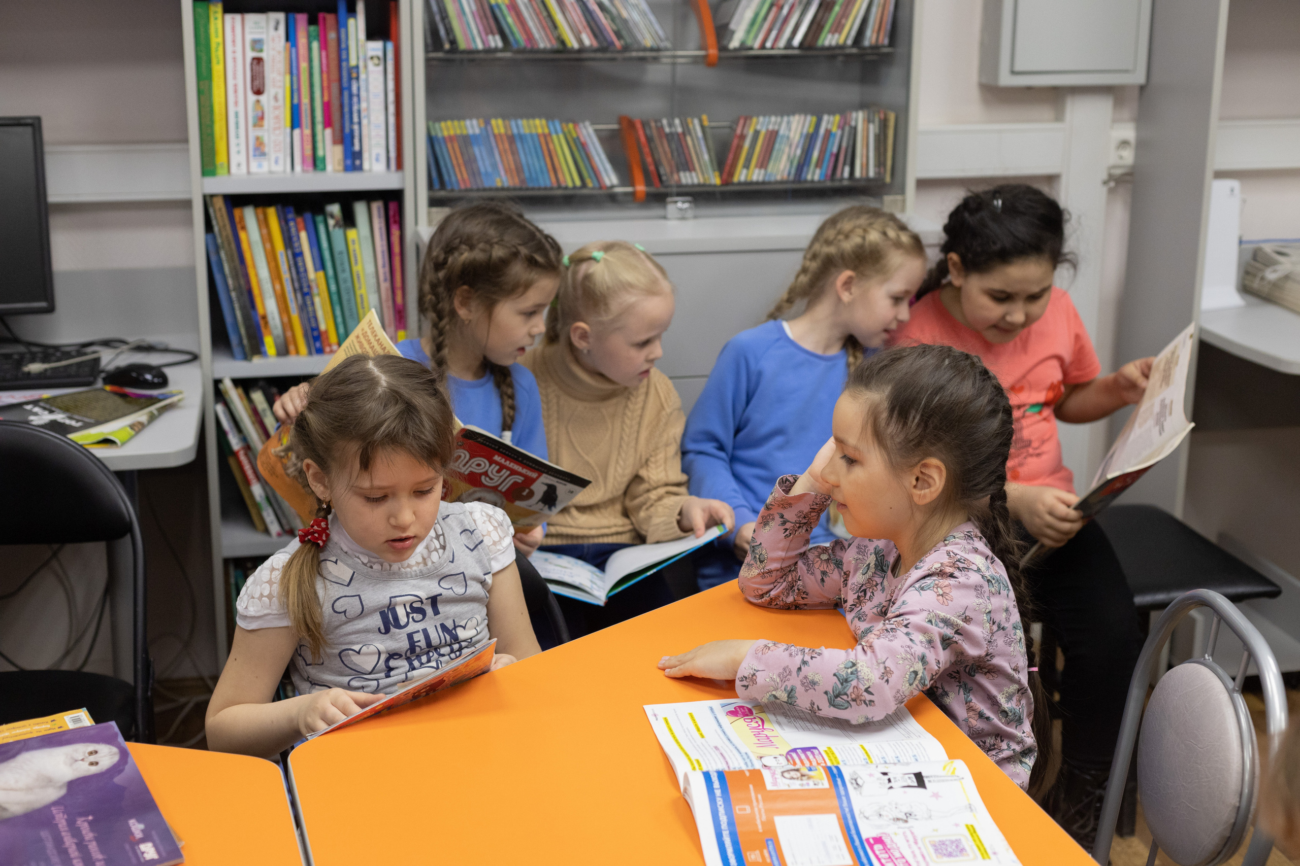 Экскурсия в библиотеку 17 гр детский сад № 30. Юлия Разваркина фотограф Подольск