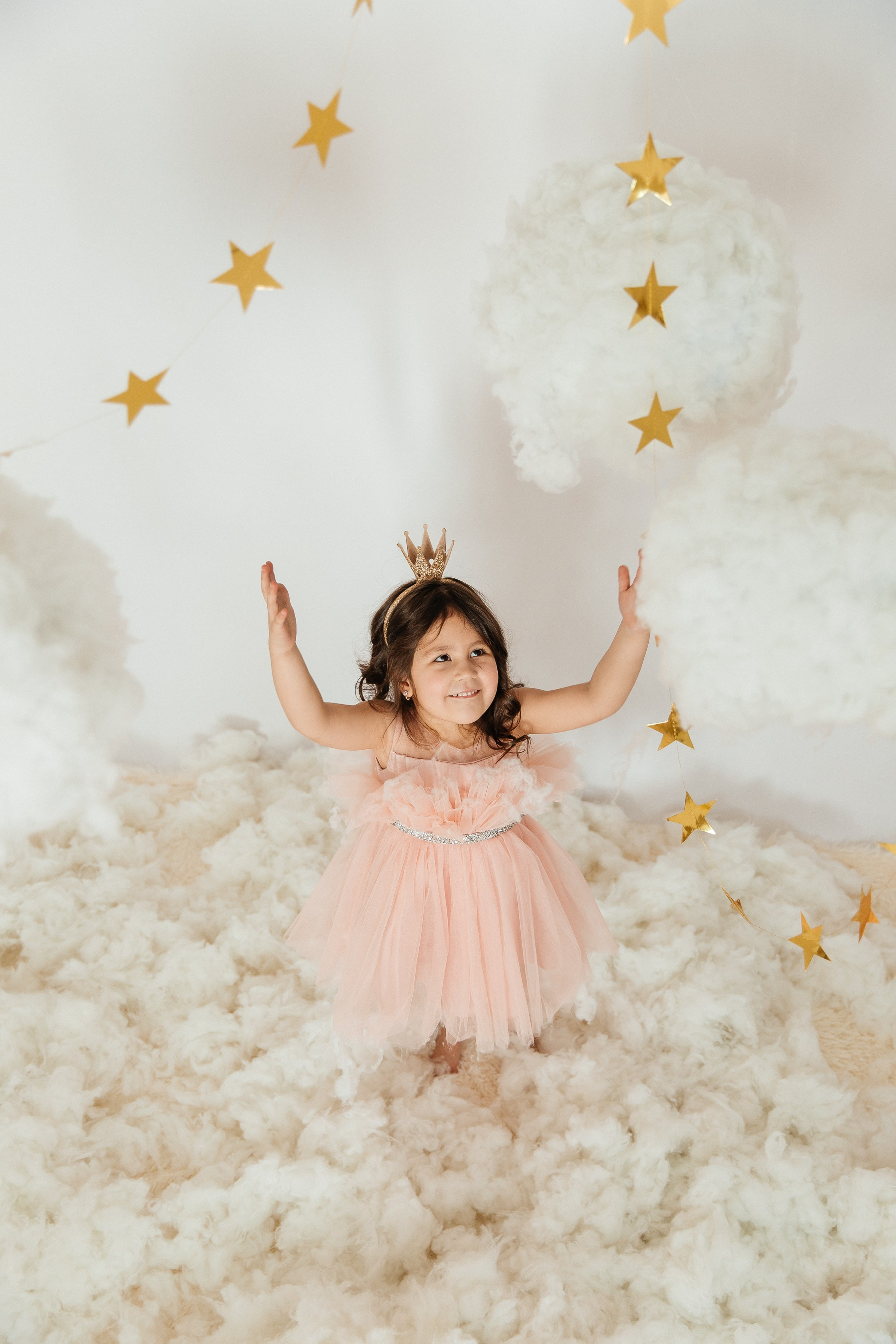 Маюша и Милаша в облаках. Воронистая Анастасия. Фотограф Якутия, Томпонский район