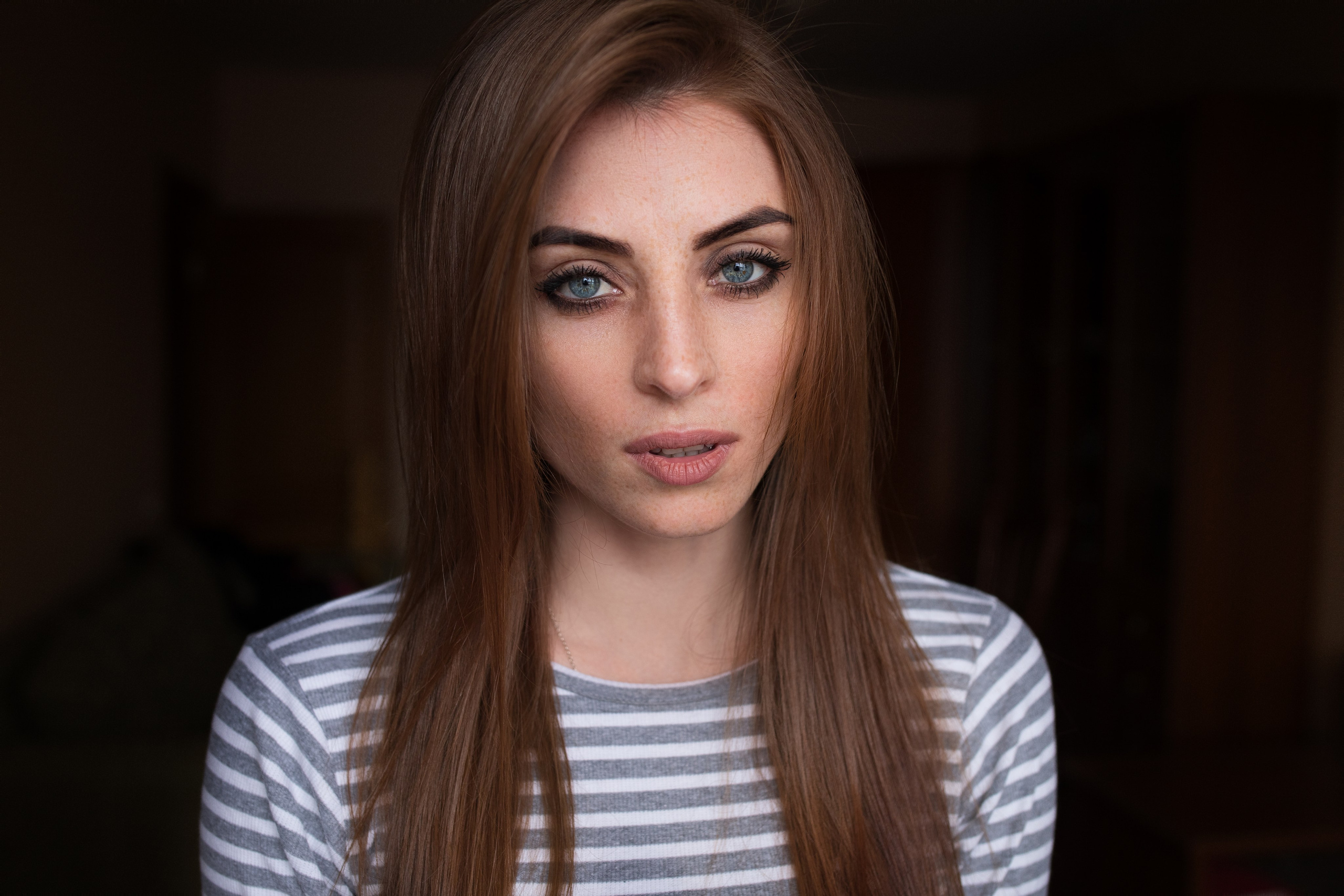 Портретная съемка у окна с Надеждой для «себя»