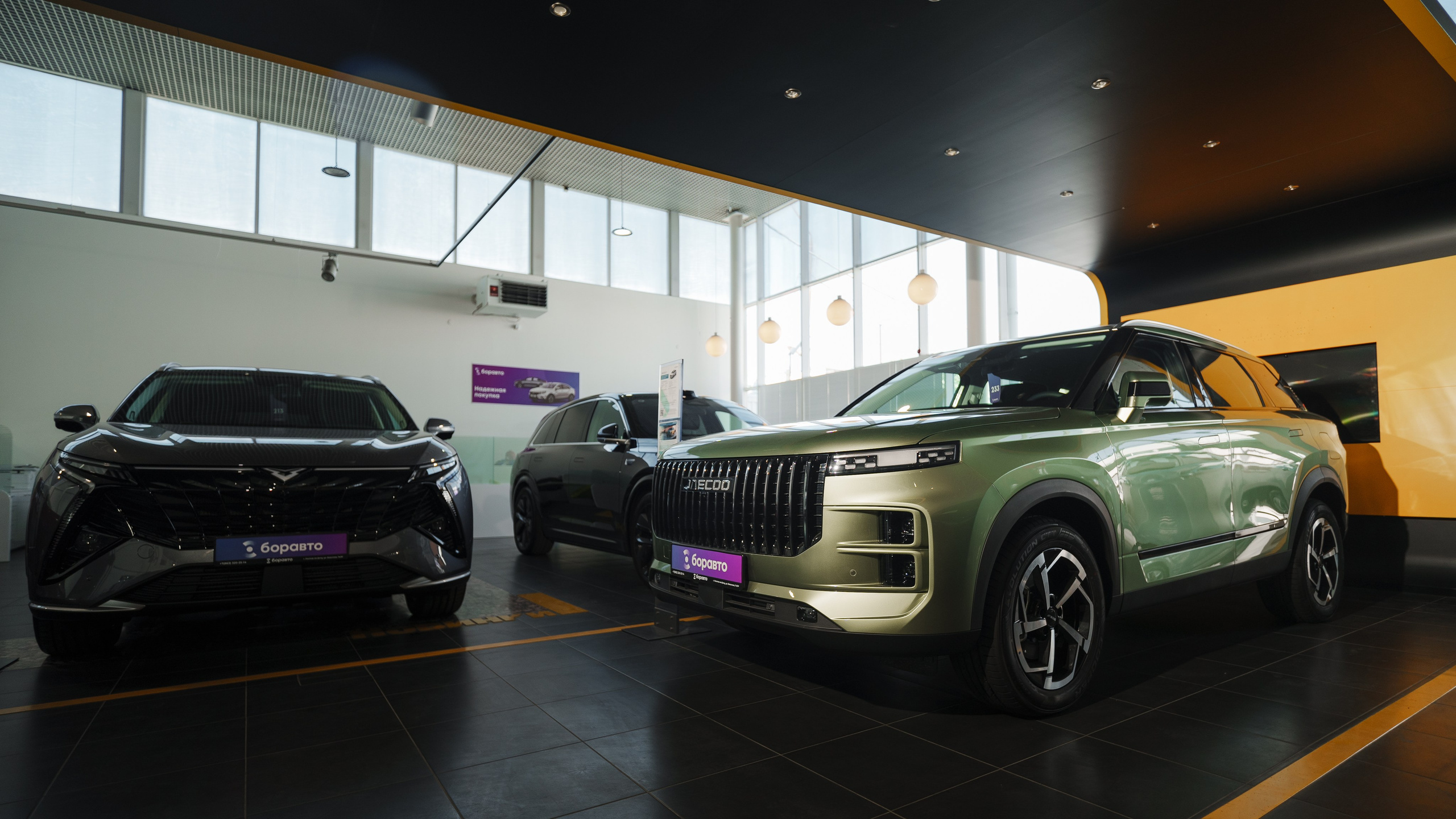 Автосалон «Боравто». Фотограф Олег Сотник