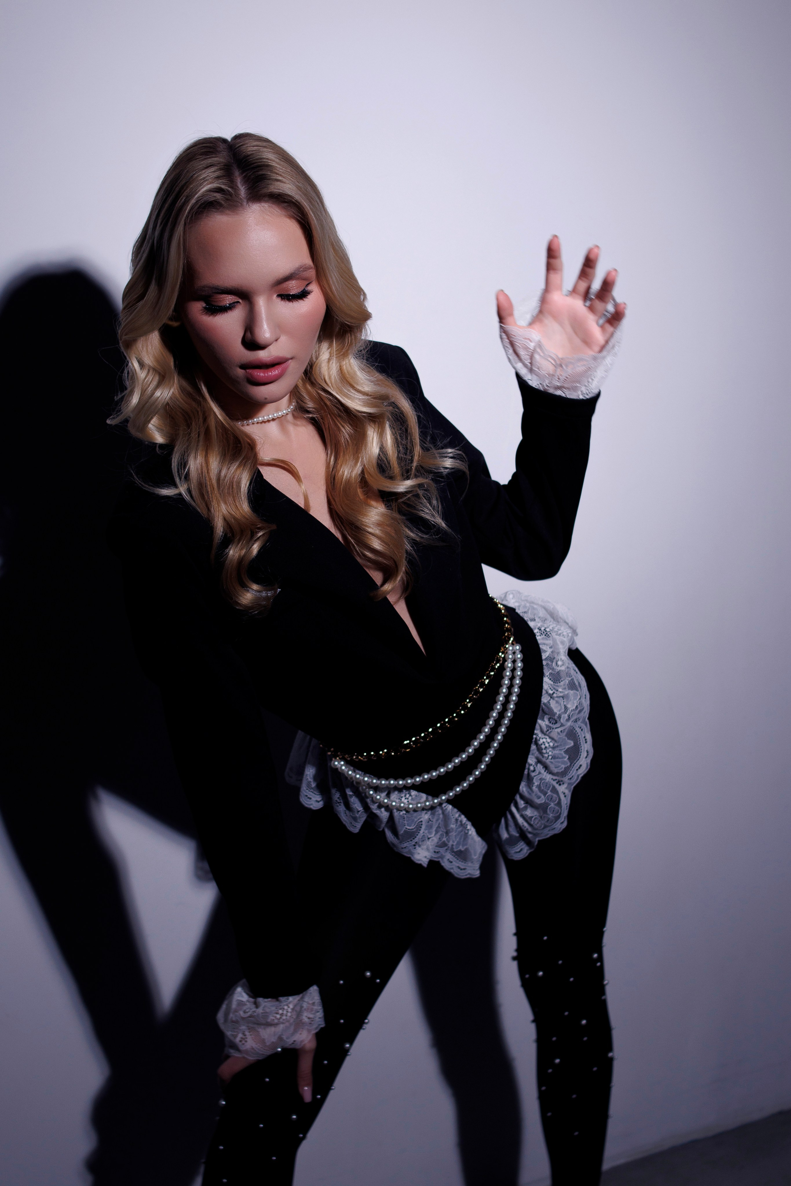 Фотосессия в студии. Я — фотограф, который помогает запечатлеть самые важные моменты вашей жизни!