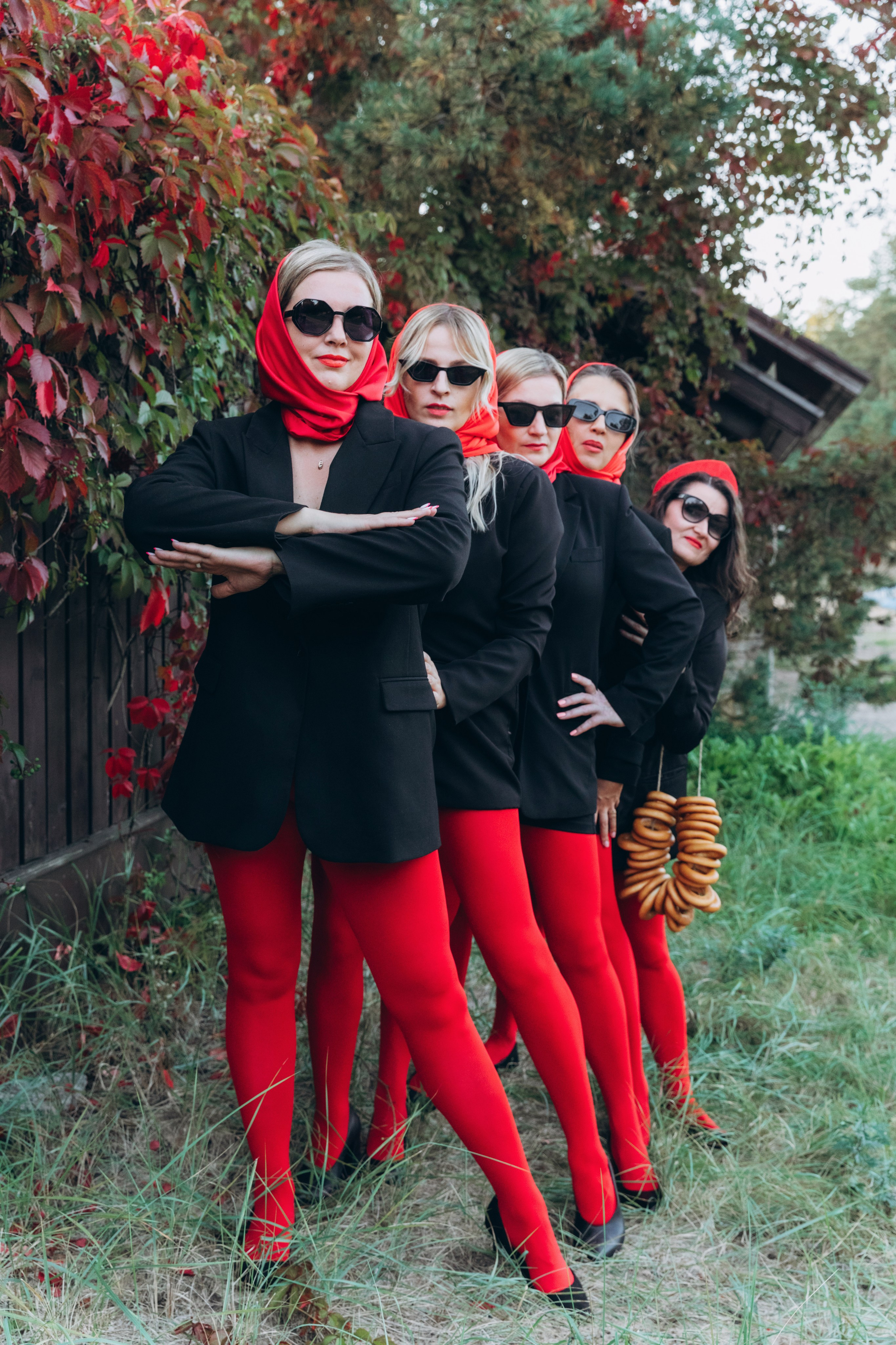 фотограф СПб девичник спб фотопрогулка фотопрогулка спб вежновец светлана фотосессия девичника фотограф питер фотограф санкт-петербург фотосессия в красных колготках